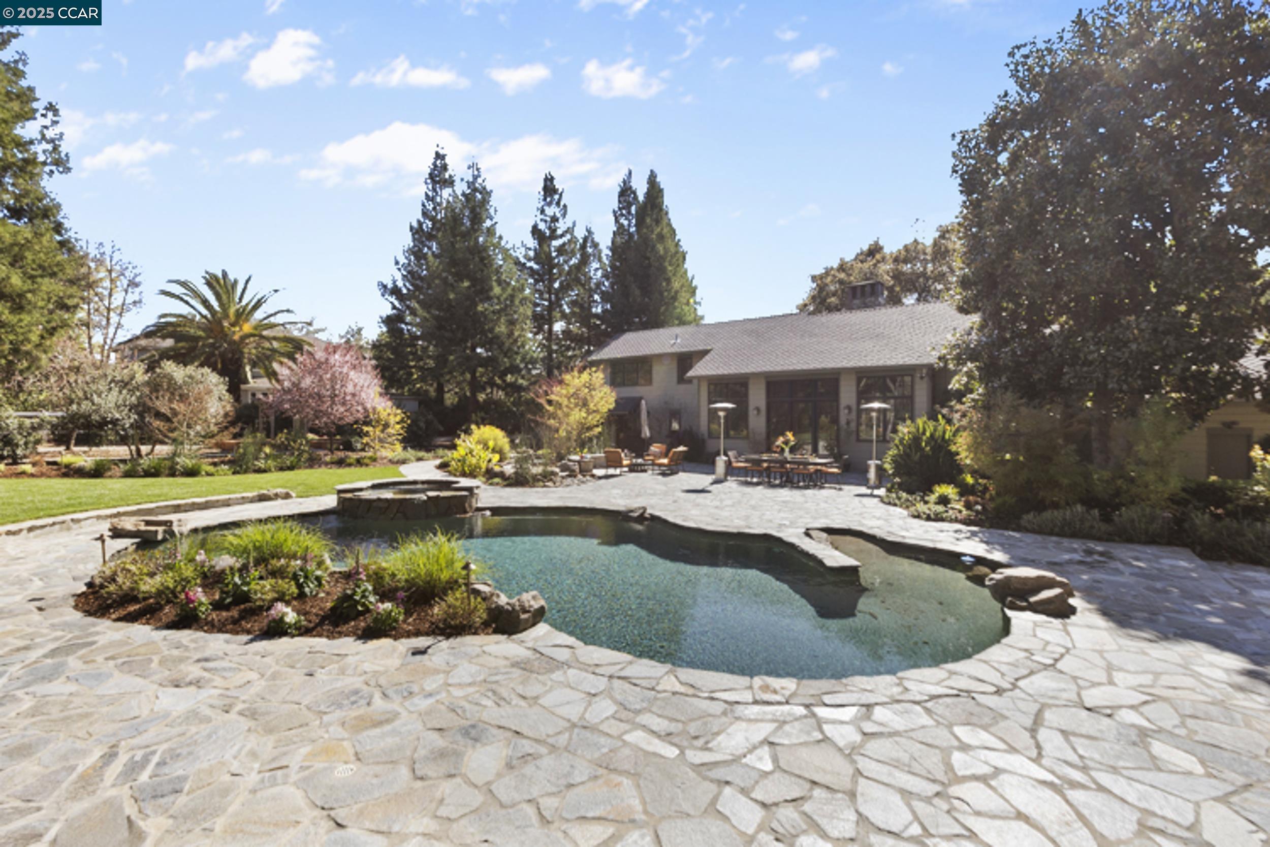 Detail Gallery Image 37 of 60 For 350 Pine Creek Rd, Walnut Creek,  CA 94598 - 4 Beds | 3 Baths