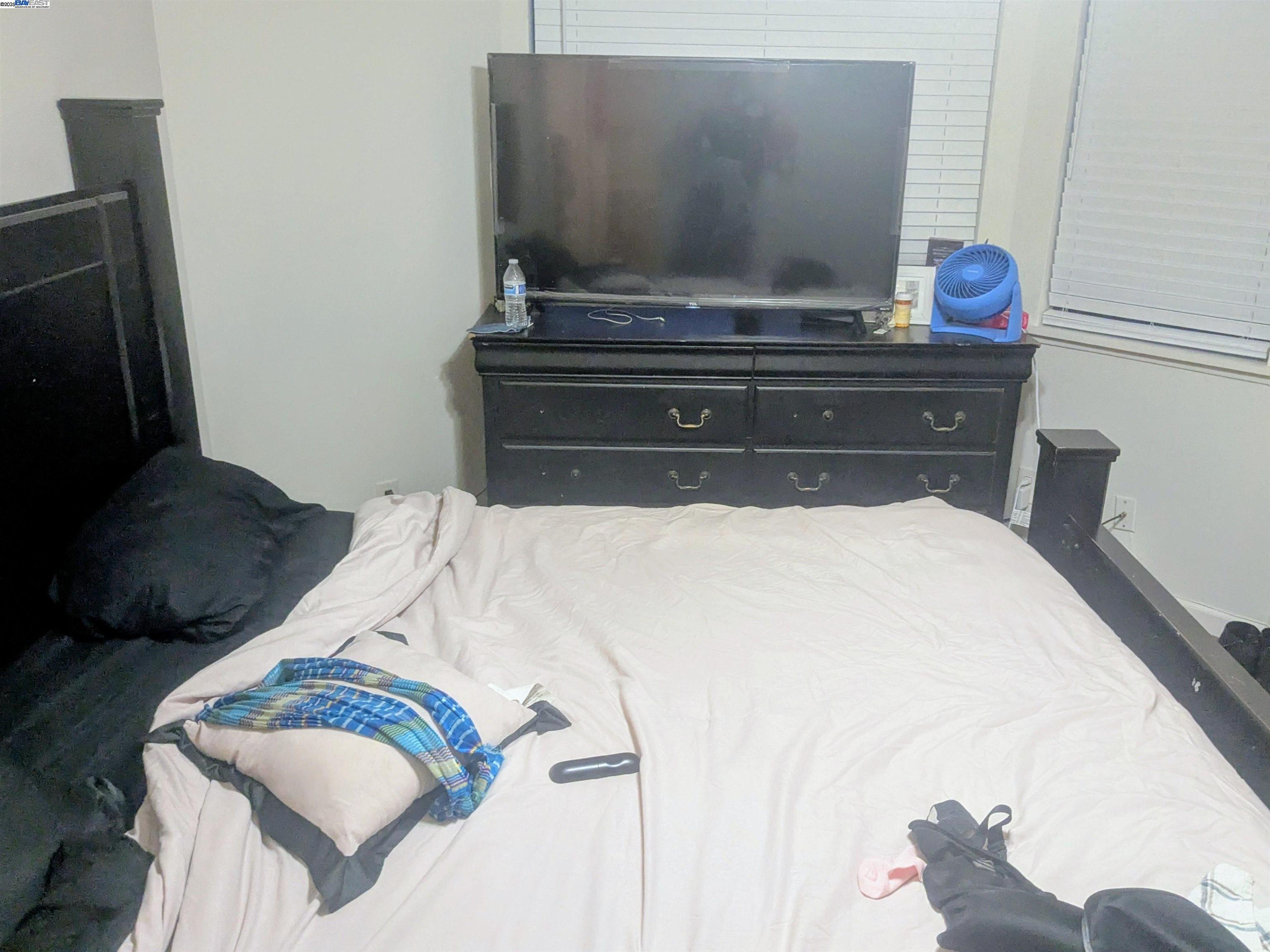 Detail Gallery Image 13 of 15 For 1704 Dalessi Dr, Pinole,  CA 94564 - 3 Beds | 2/1 Baths