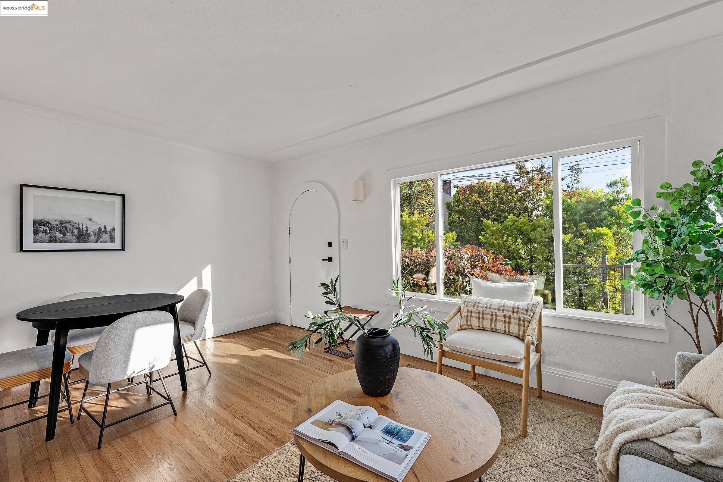 Detail Gallery Image 11 of 59 For 1515 Derby St, Berkeley,  CA 94703 - 4 Beds | 2 Baths