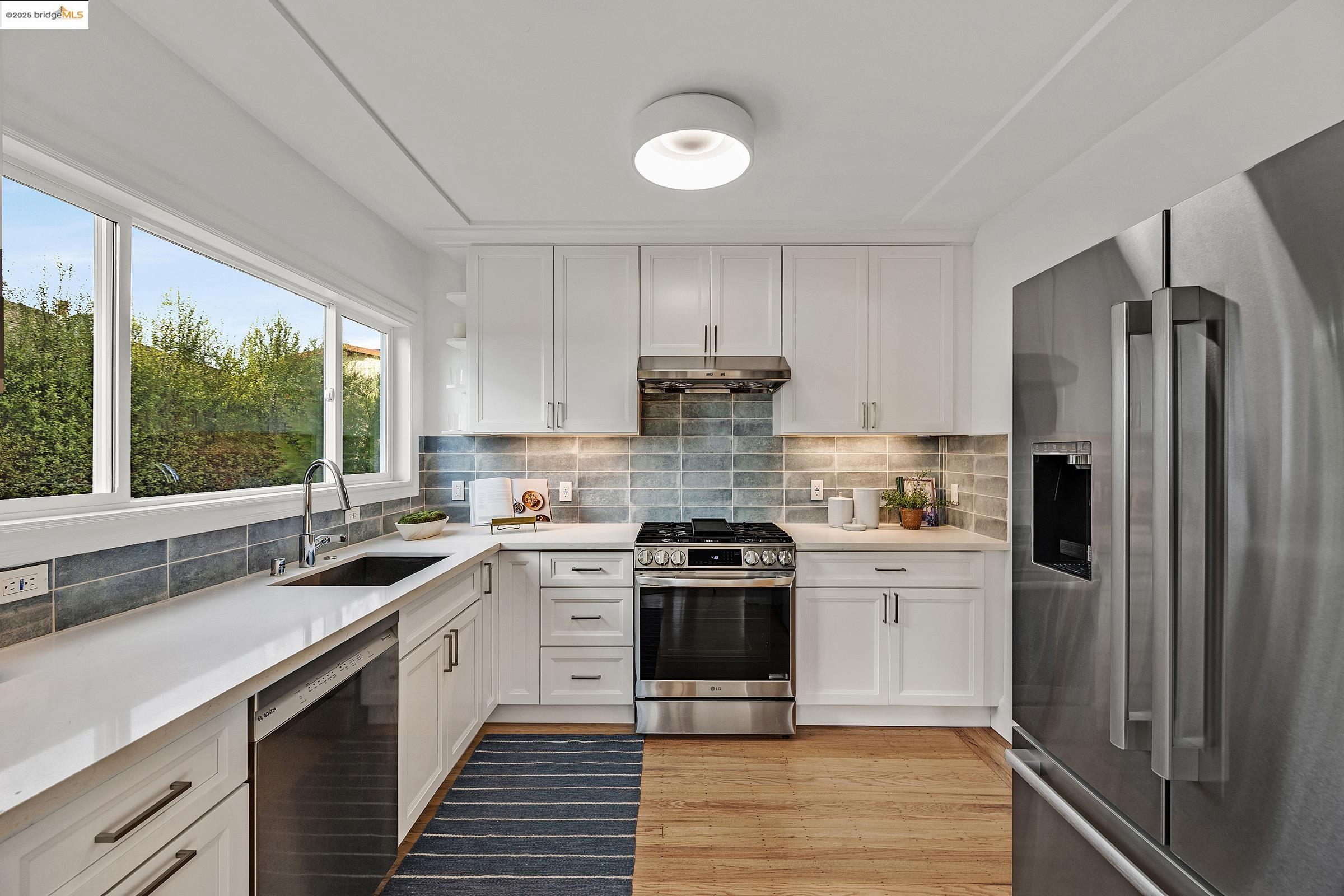 Detail Gallery Image 13 of 59 For 1515 Derby St, Berkeley,  CA 94703 - 4 Beds | 2 Baths