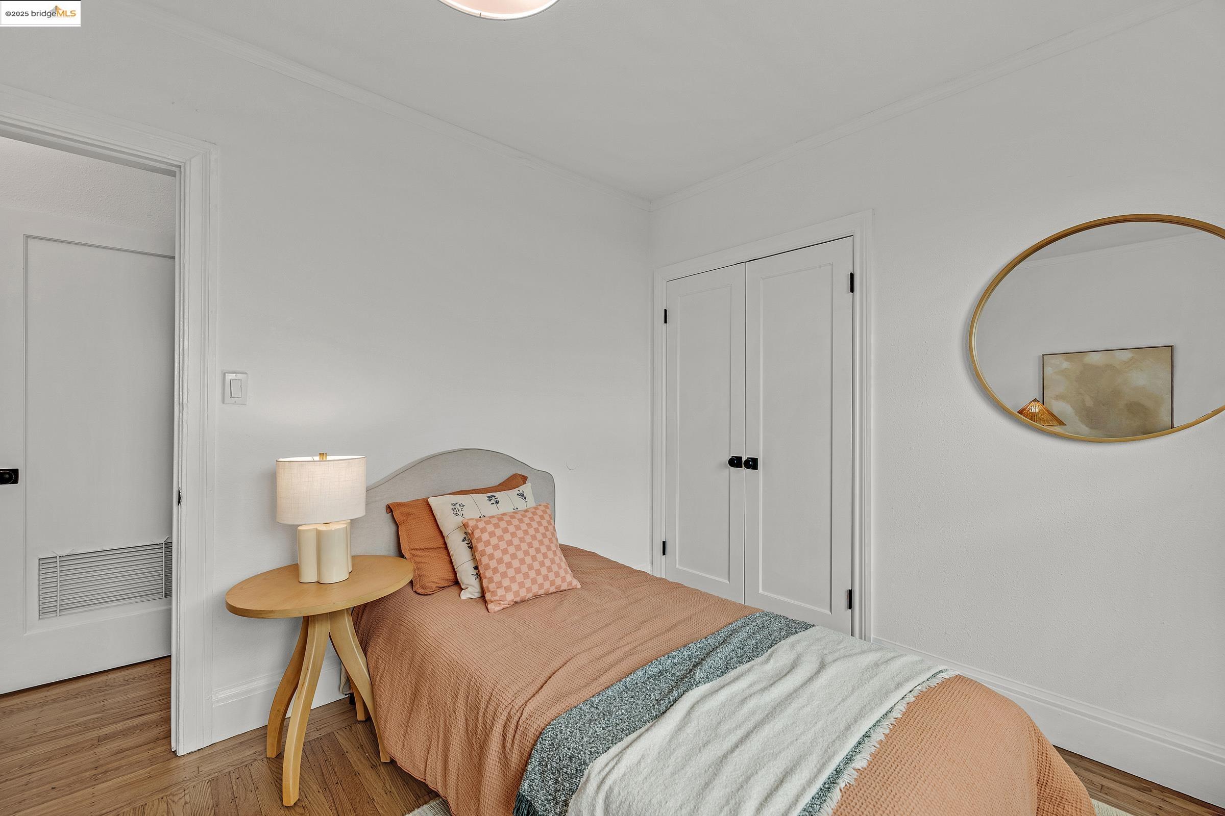 Detail Gallery Image 25 of 59 For 1515 Derby St, Berkeley,  CA 94703 - 4 Beds | 2 Baths