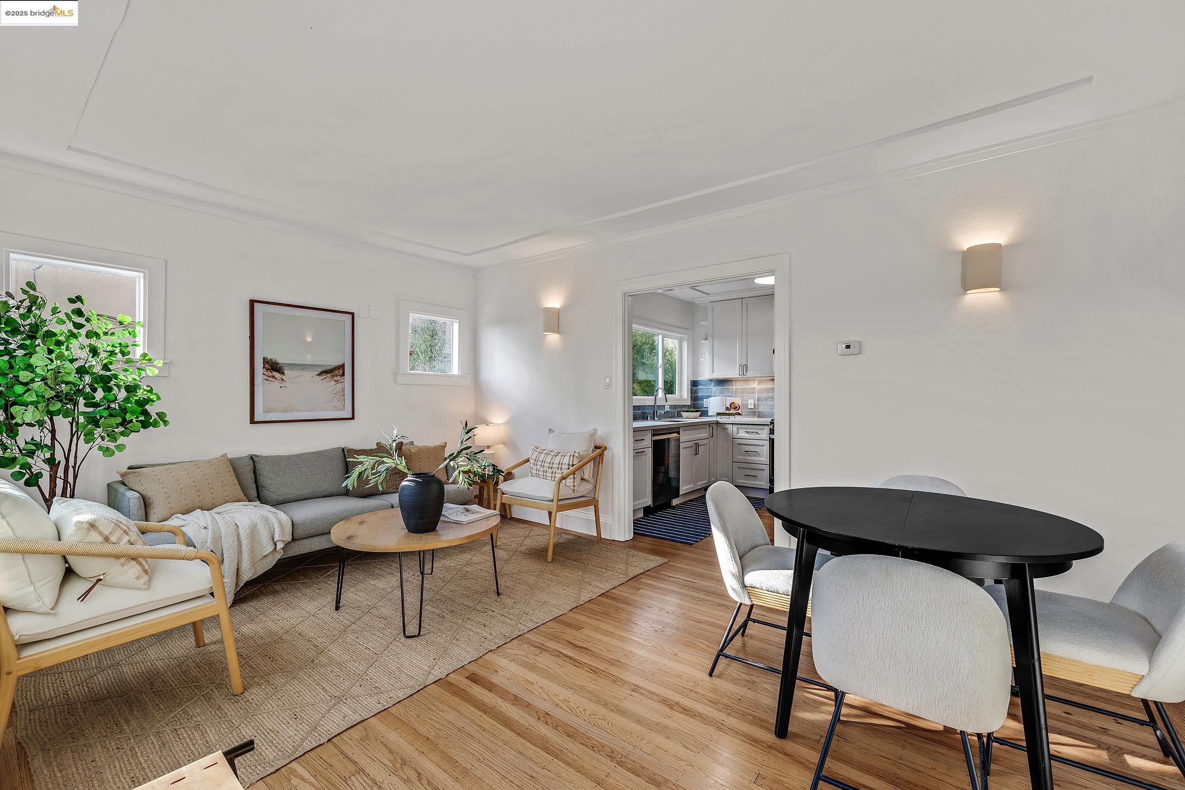 Detail Gallery Image 6 of 59 For 1515 Derby St, Berkeley,  CA 94703 - 4 Beds | 2 Baths