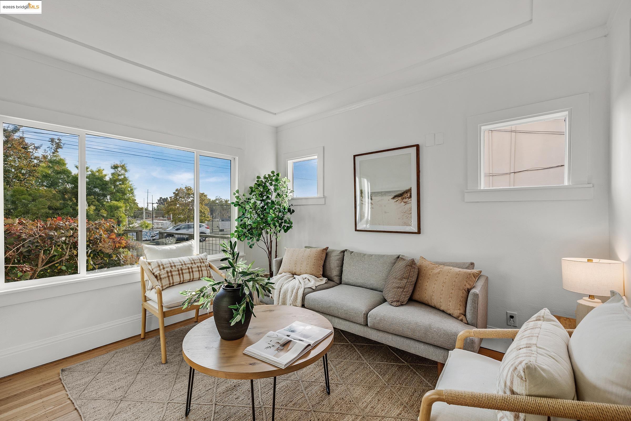 Detail Gallery Image 8 of 59 For 1515 Derby St, Berkeley,  CA 94703 - 4 Beds | 2 Baths