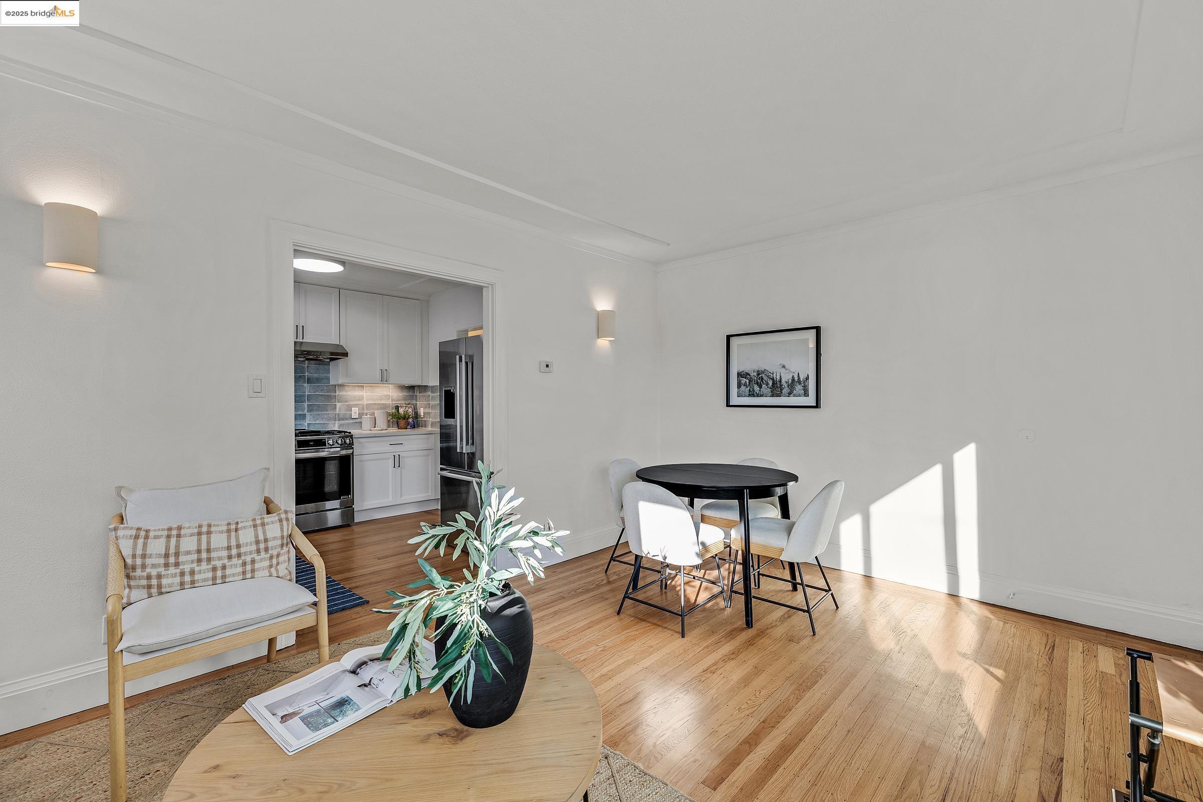 Detail Gallery Image 10 of 59 For 1515 Derby St, Berkeley,  CA 94703 - 4 Beds | 2 Baths