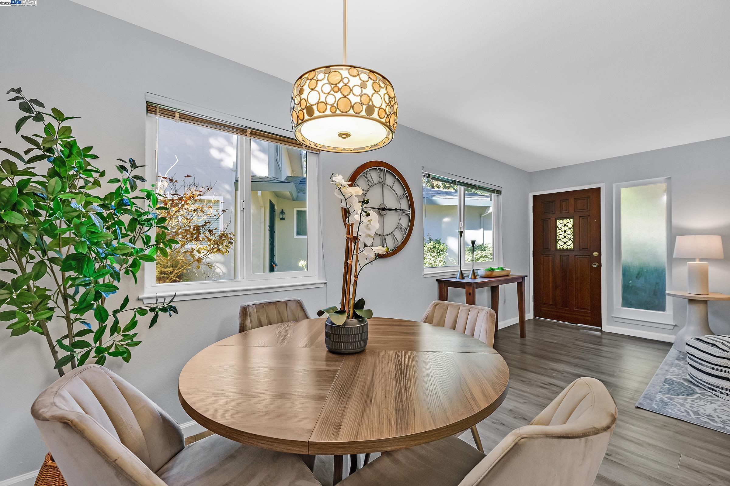 Detail Gallery Image 13 of 34 For 2207 Segundo Ct #2,  Pleasanton,  CA 94588 - 2 Beds | 1 Baths