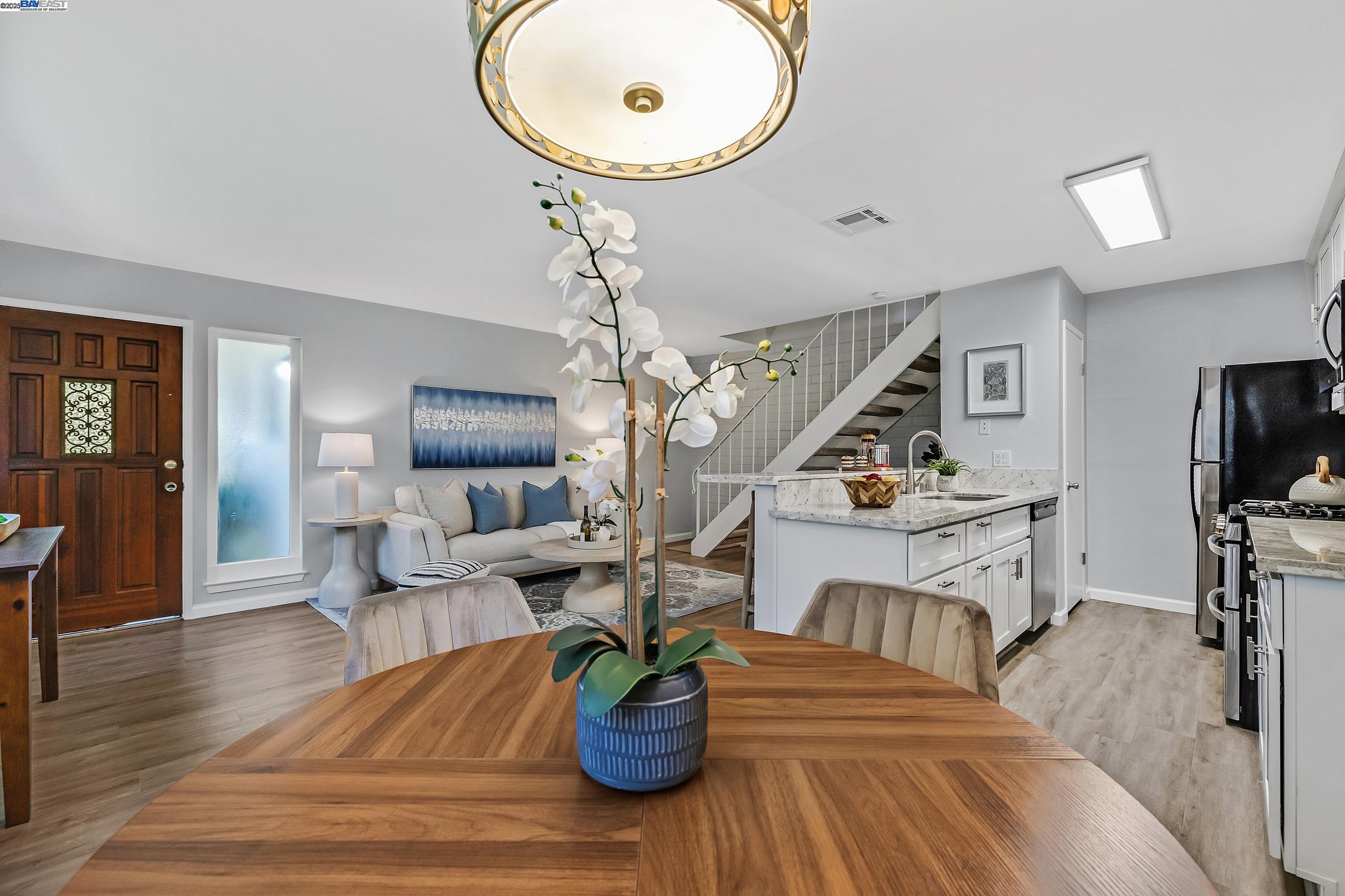 Detail Gallery Image 15 of 34 For 2207 Segundo Ct #2,  Pleasanton,  CA 94588 - 2 Beds | 1 Baths