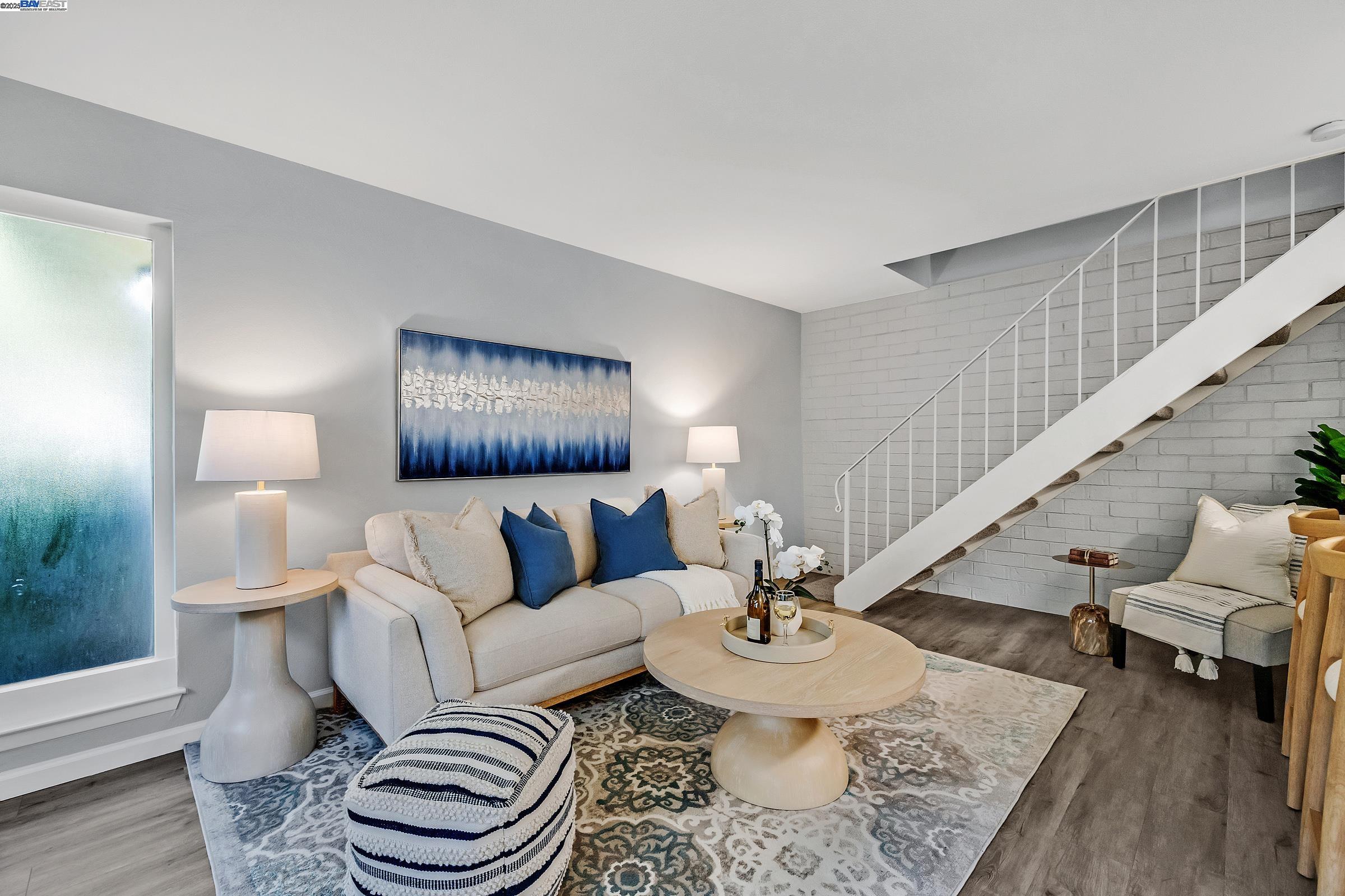 Detail Gallery Image 3 of 34 For 2207 Segundo Ct #2,  Pleasanton,  CA 94588 - 2 Beds | 1 Baths