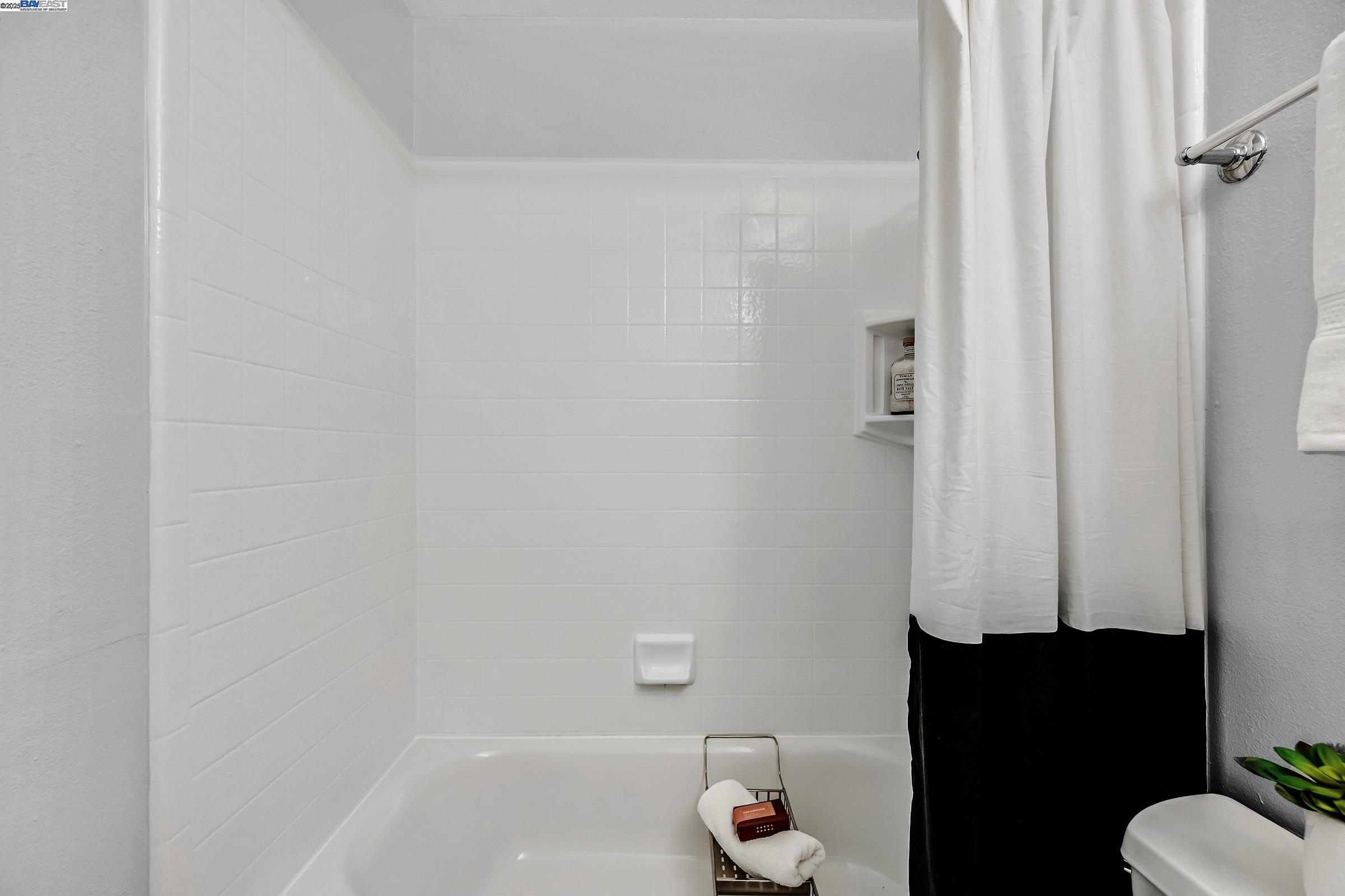 Detail Gallery Image 29 of 34 For 2207 Segundo Ct #2,  Pleasanton,  CA 94588 - 2 Beds | 1 Baths