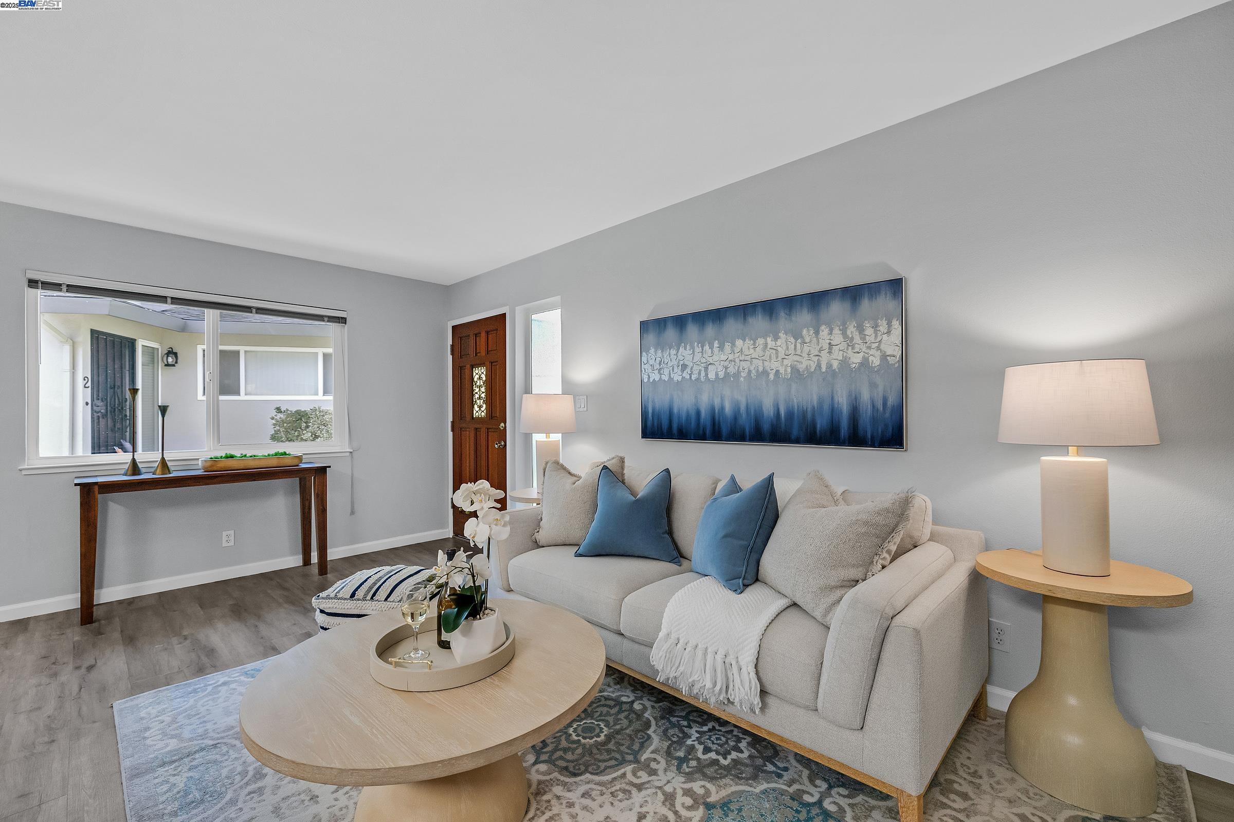 Detail Gallery Image 5 of 34 For 2207 Segundo Ct #2,  Pleasanton,  CA 94588 - 2 Beds | 1 Baths