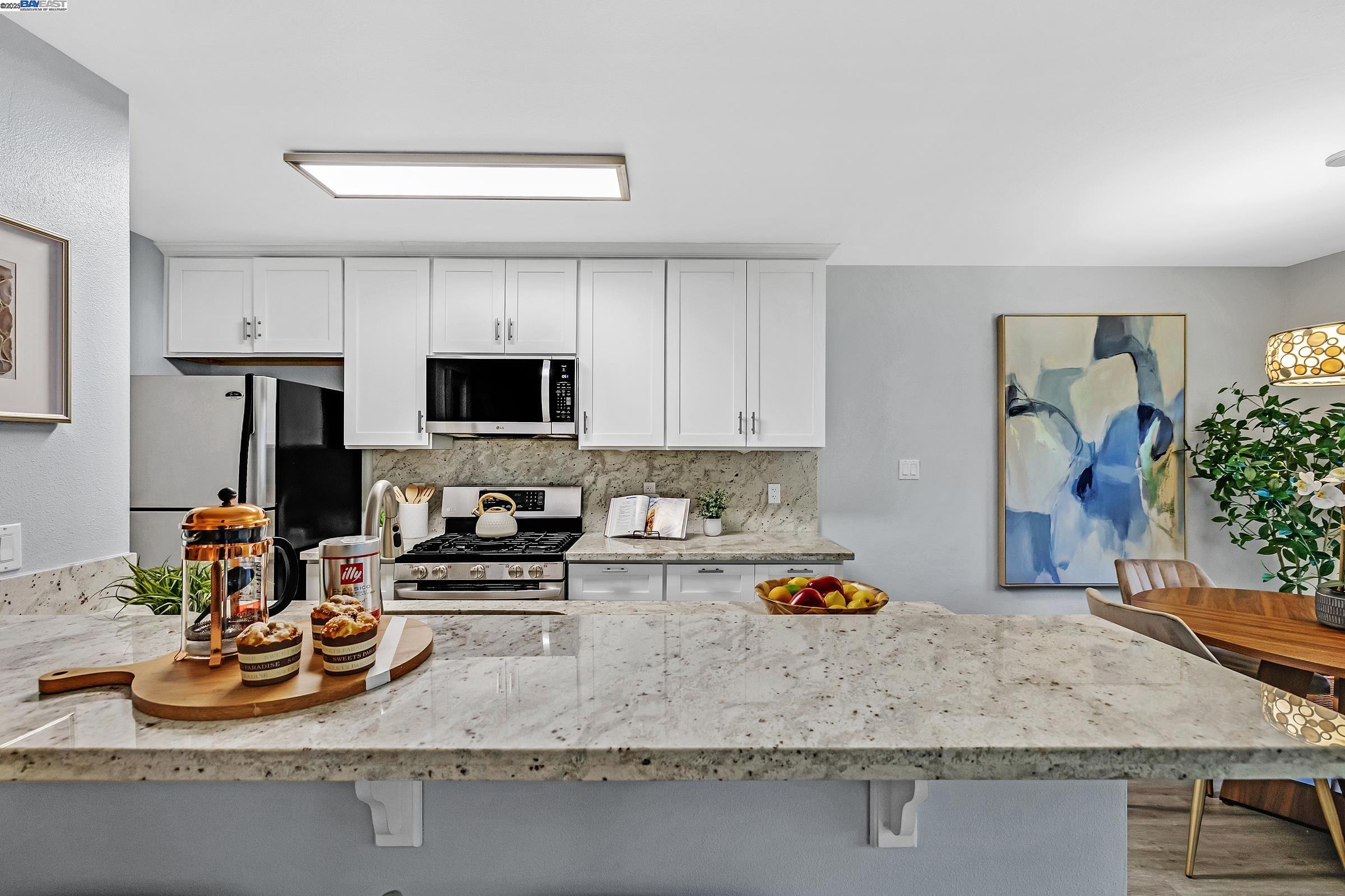 Detail Gallery Image 7 of 34 For 2207 Segundo Ct #2,  Pleasanton,  CA 94588 - 2 Beds | 1 Baths