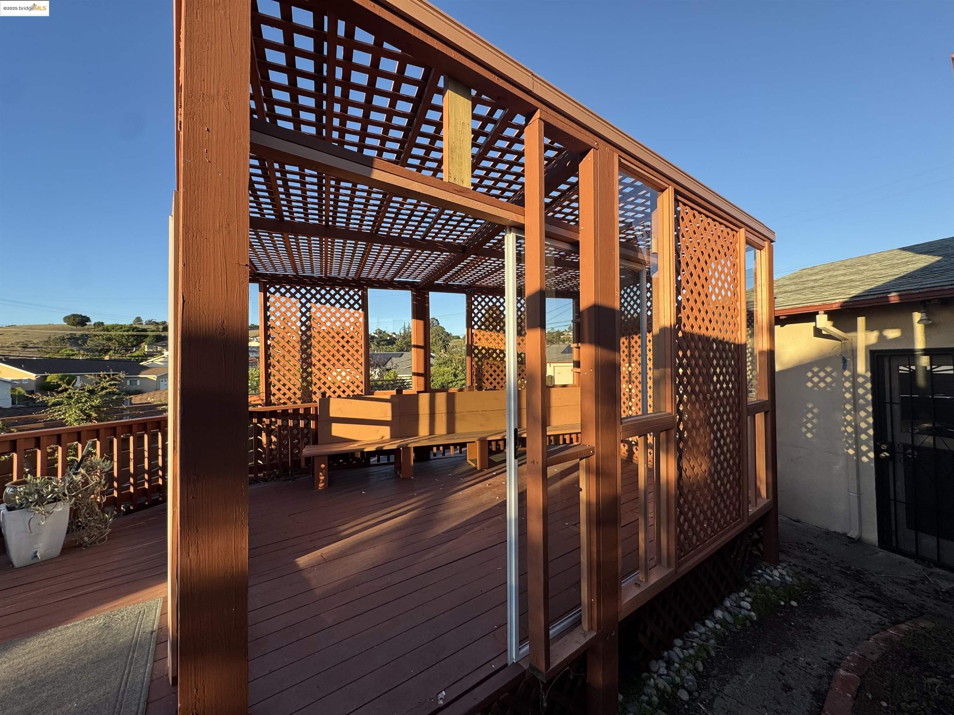 Detail Gallery Image 29 of 55 For 9 Leamont Court, Oakland,  CA 94605 - 3 Beds | 2 Baths