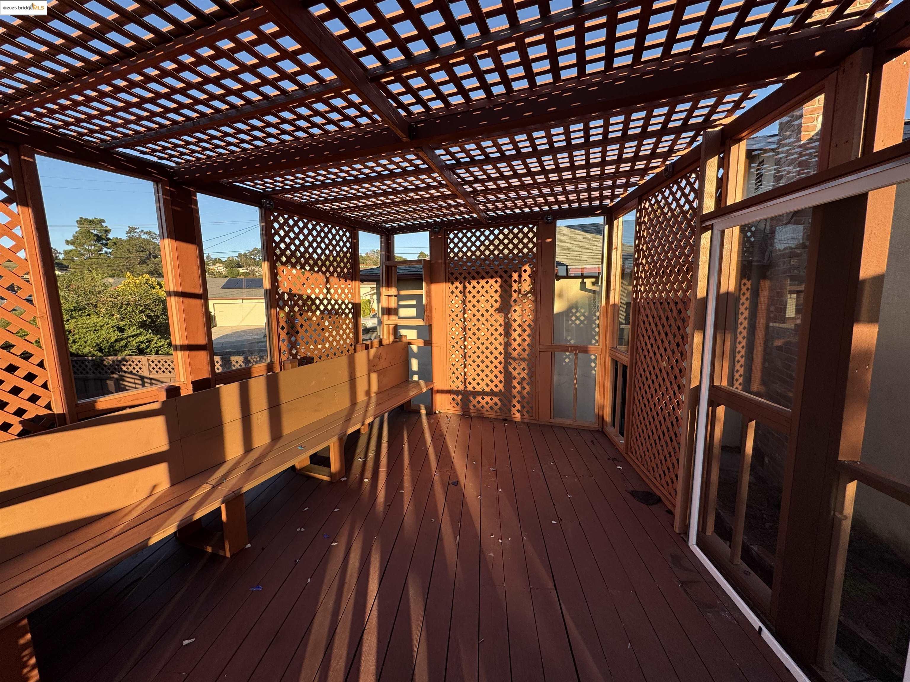 Detail Gallery Image 30 of 55 For 9 Leamont Court, Oakland,  CA 94605 - 3 Beds | 2 Baths