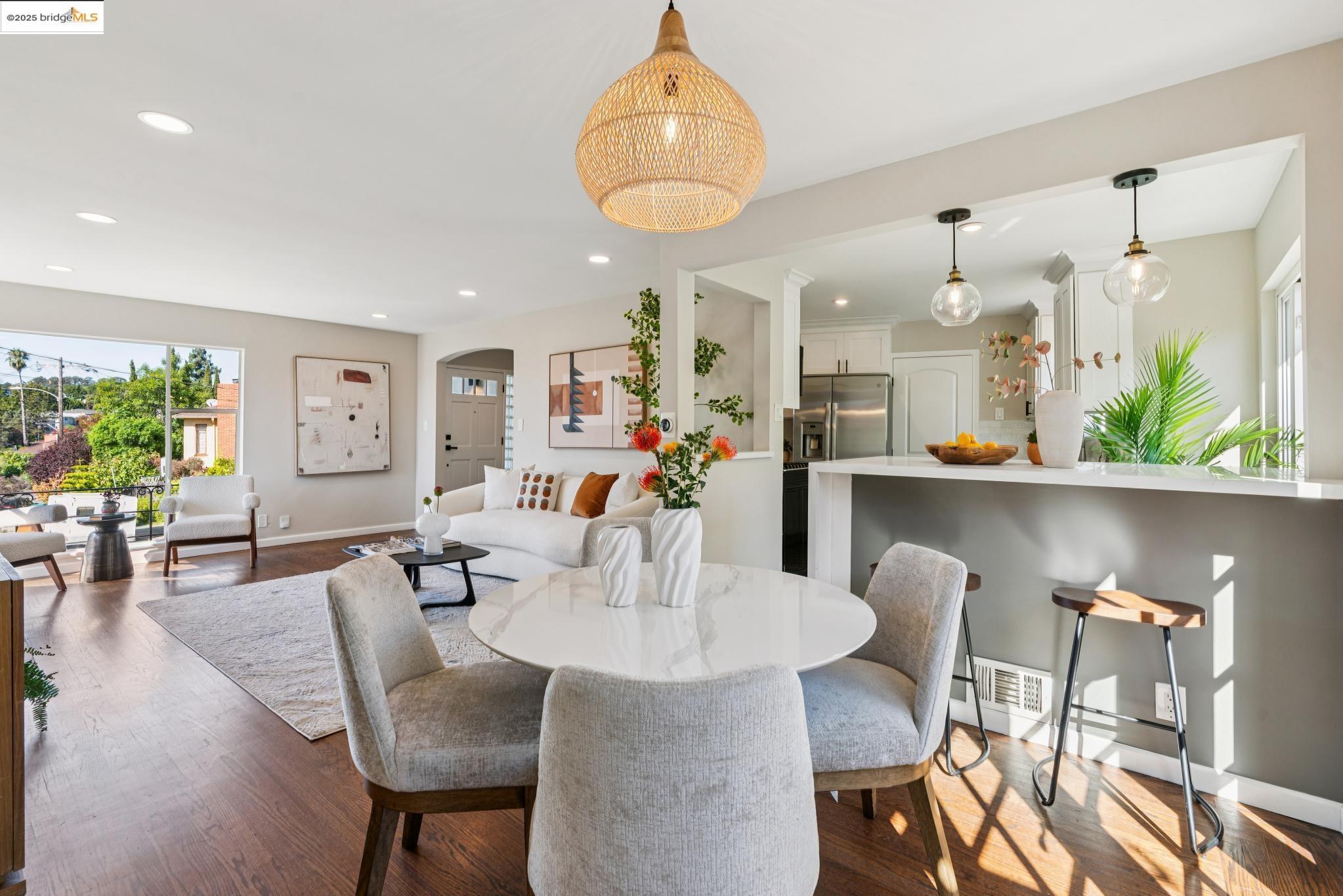 Detail Gallery Image 7 of 28 For 3546 Willis Ct, Oakland,  CA 94619 - 2 Beds | 2 Baths