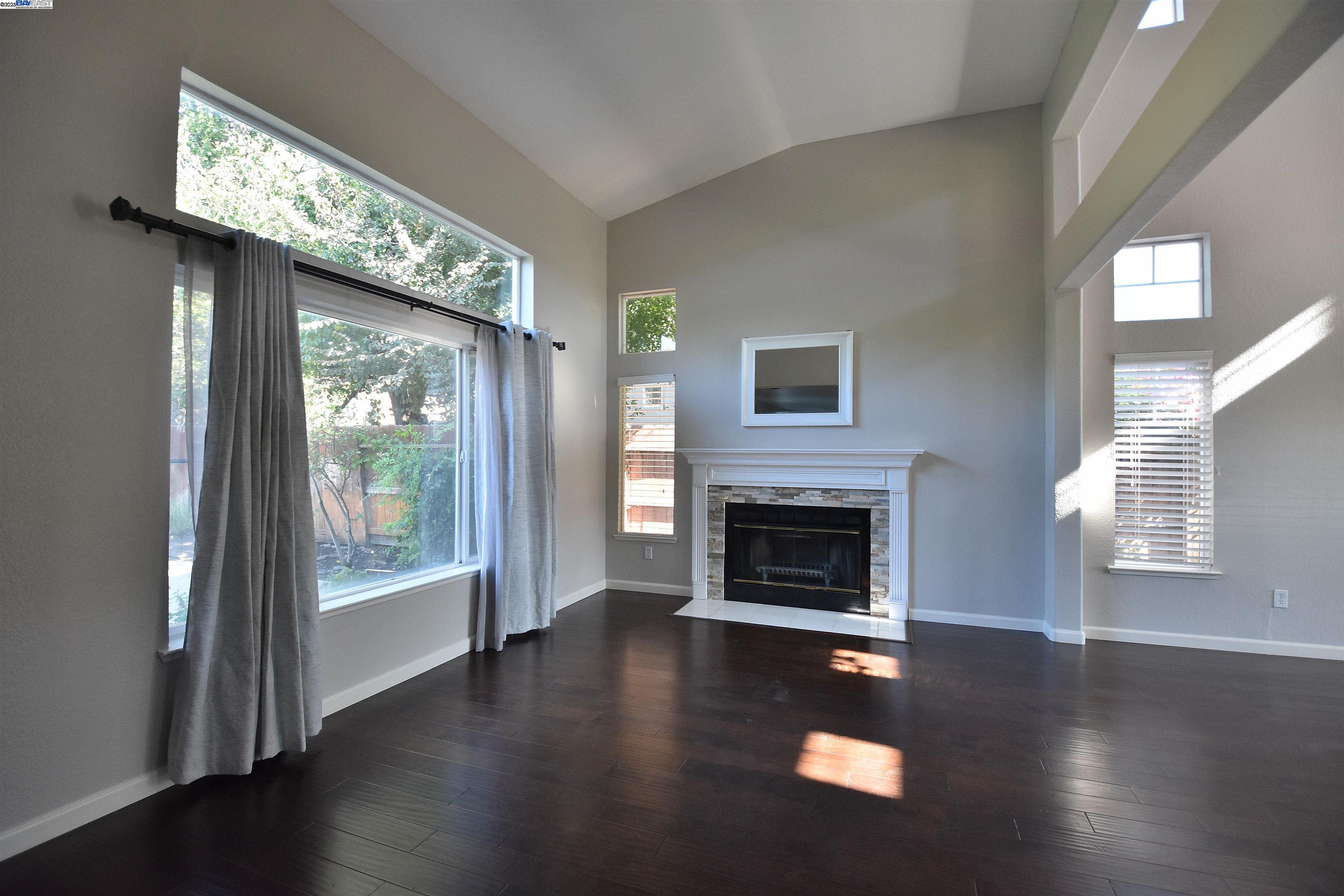 Detail Gallery Image 16 of 37 For 2545 Bridle Creek Ct, Tracy,  CA 95377 - 4 Beds | 2/1 Baths