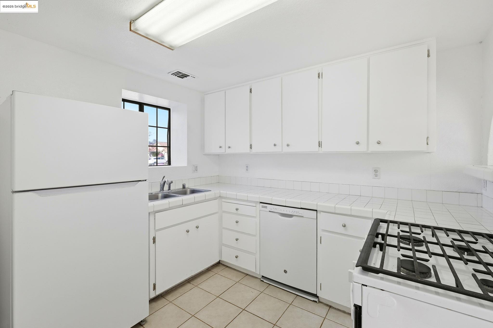 Detail Gallery Image 15 of 40 For 5210 Martin St, Oakley,  CA 94561 - 3 Beds | 2 Baths