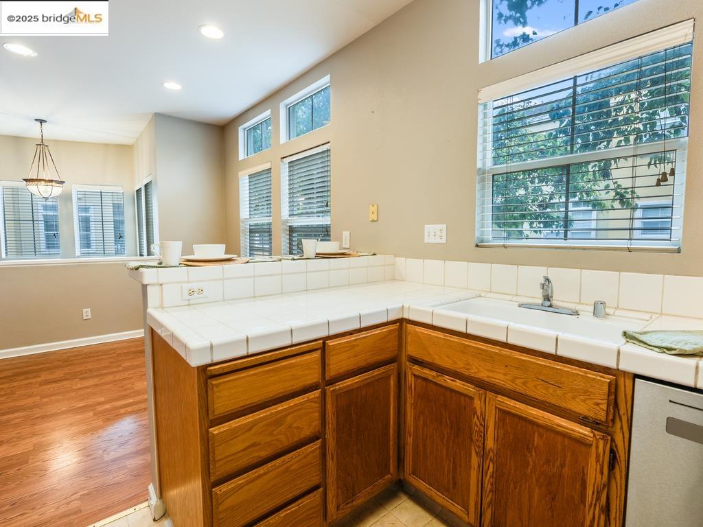 Detail Gallery Image 11 of 28 For 3518 Madison Cmn, Fremont,  CA 94538 - 2 Beds | 2/1 Baths