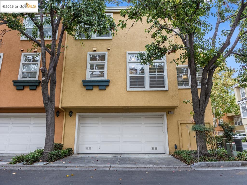 Detail Gallery Image 3 of 28 For 3518 Madison Cmn, Fremont,  CA 94538 - 2 Beds | 2/1 Baths