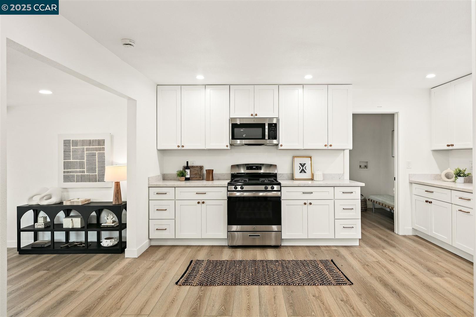 Detail Gallery Image 11 of 38 For 2981 Gilma Dr, Richmond,  CA 94806 - 3 Beds | 2 Baths