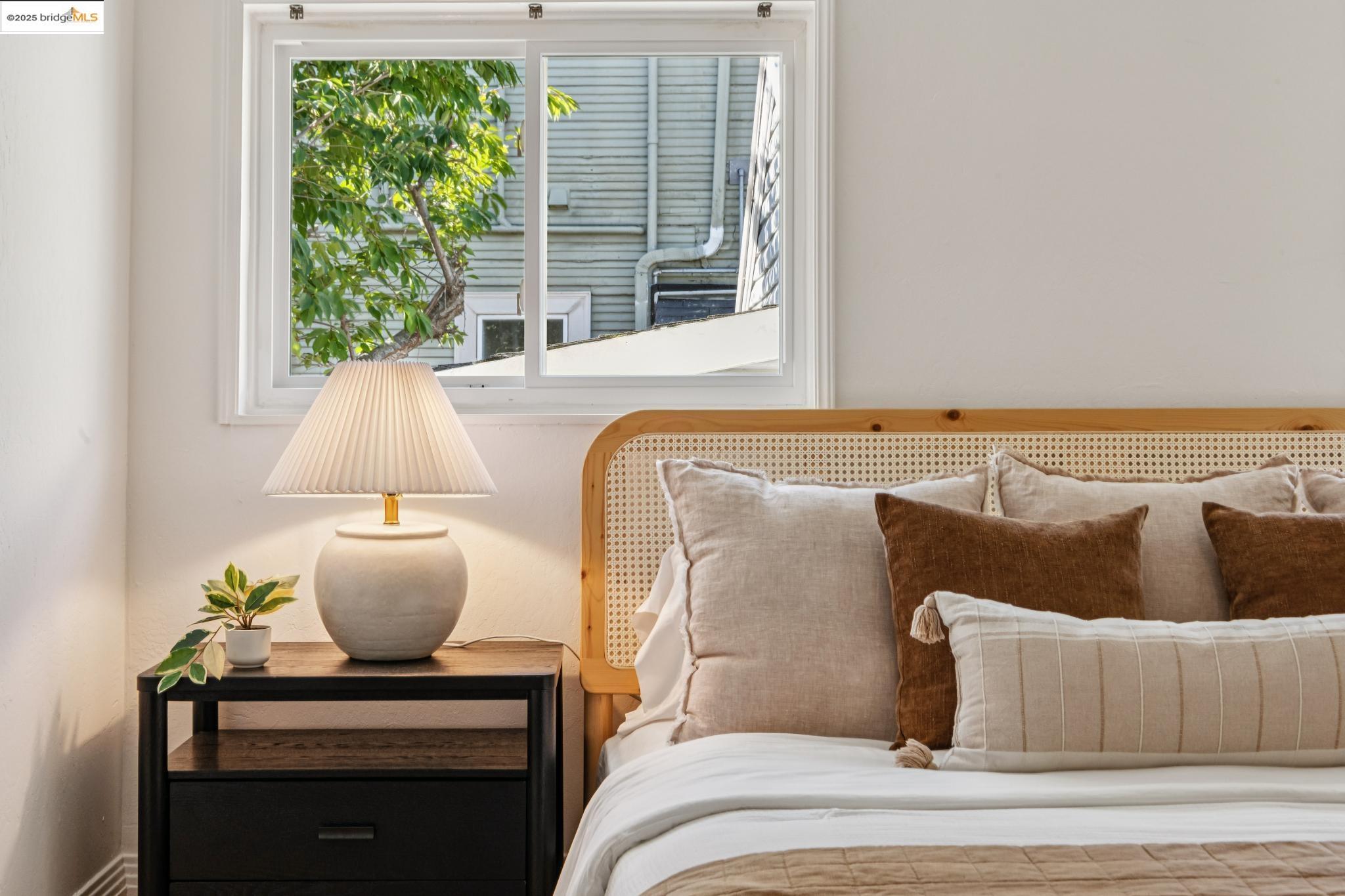 Detail Gallery Image 28 of 35 For 2051 Oregon St, Berkeley,  CA 94703 - 2 Beds | 1 Baths