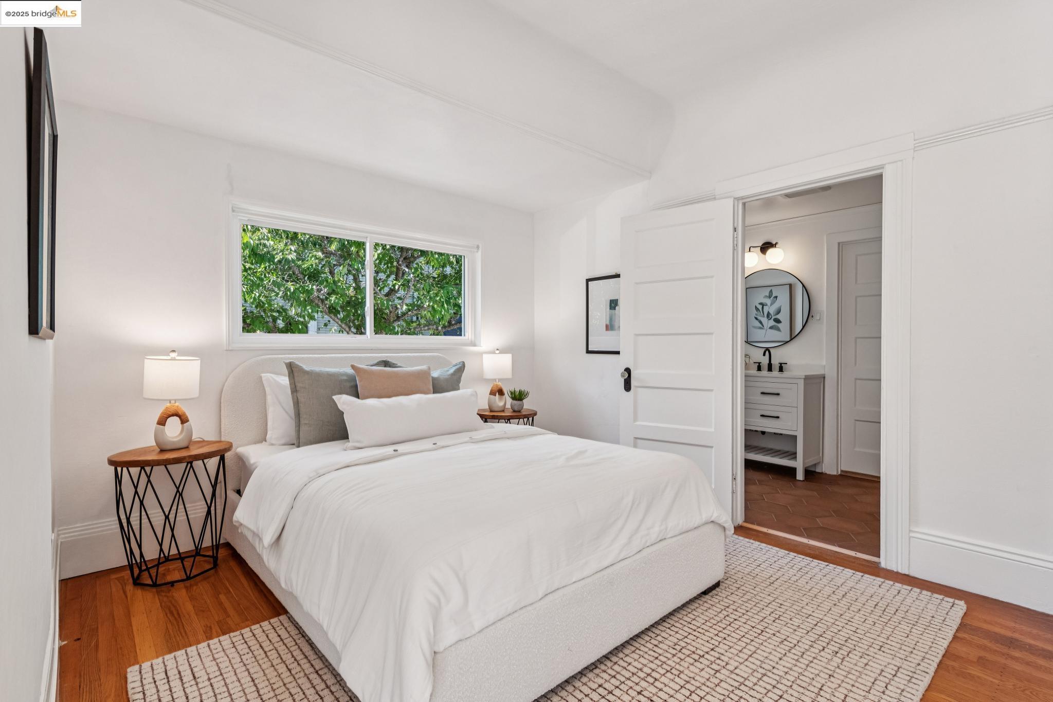 Detail Gallery Image 30 of 35 For 2051 Oregon St, Berkeley,  CA 94703 - 2 Beds | 1 Baths