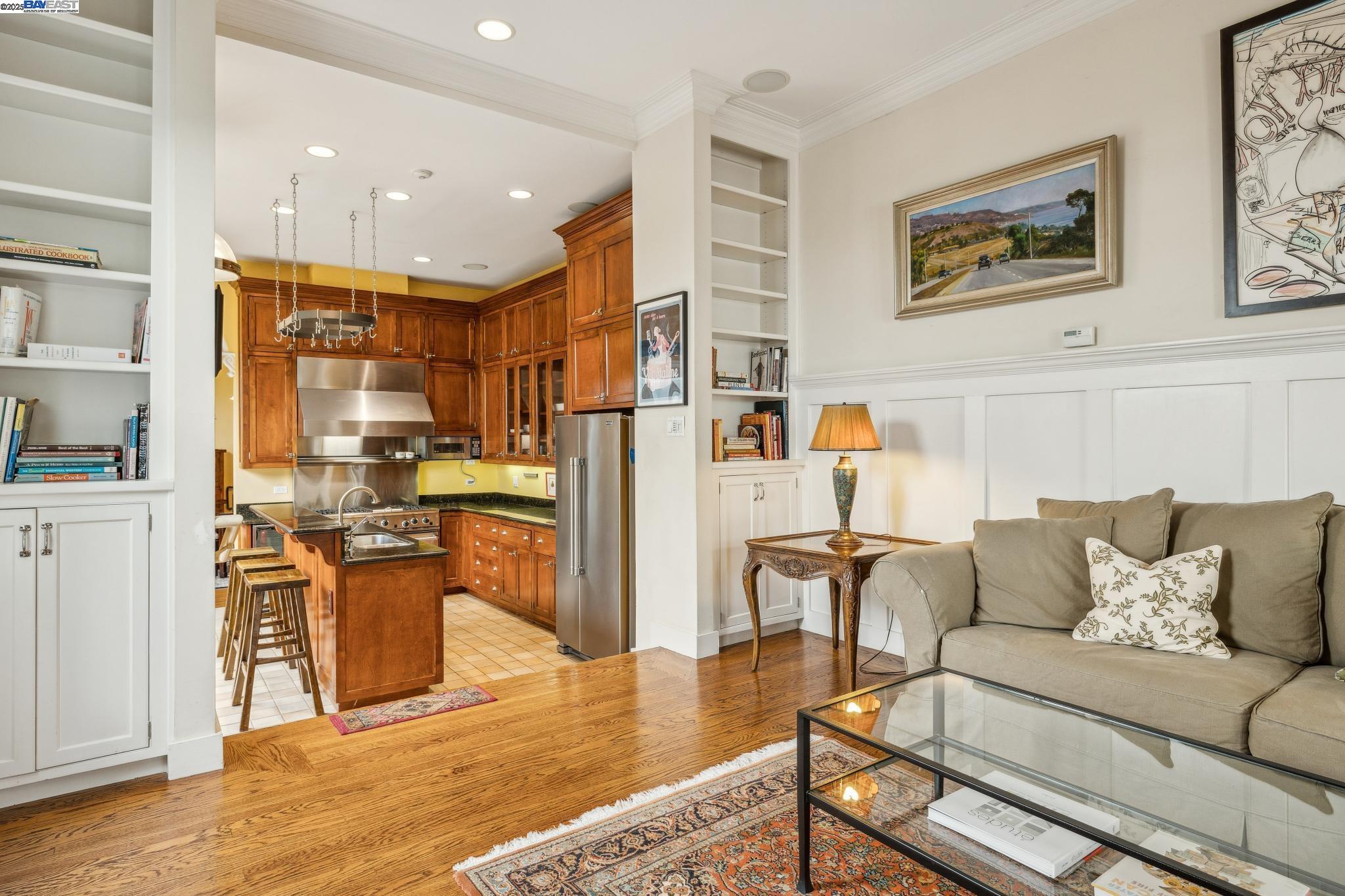 Detail Gallery Image 21 of 46 For 2070 Bush St, San Francisco,  CA 94115 - 3 Beds | 2/1 Baths