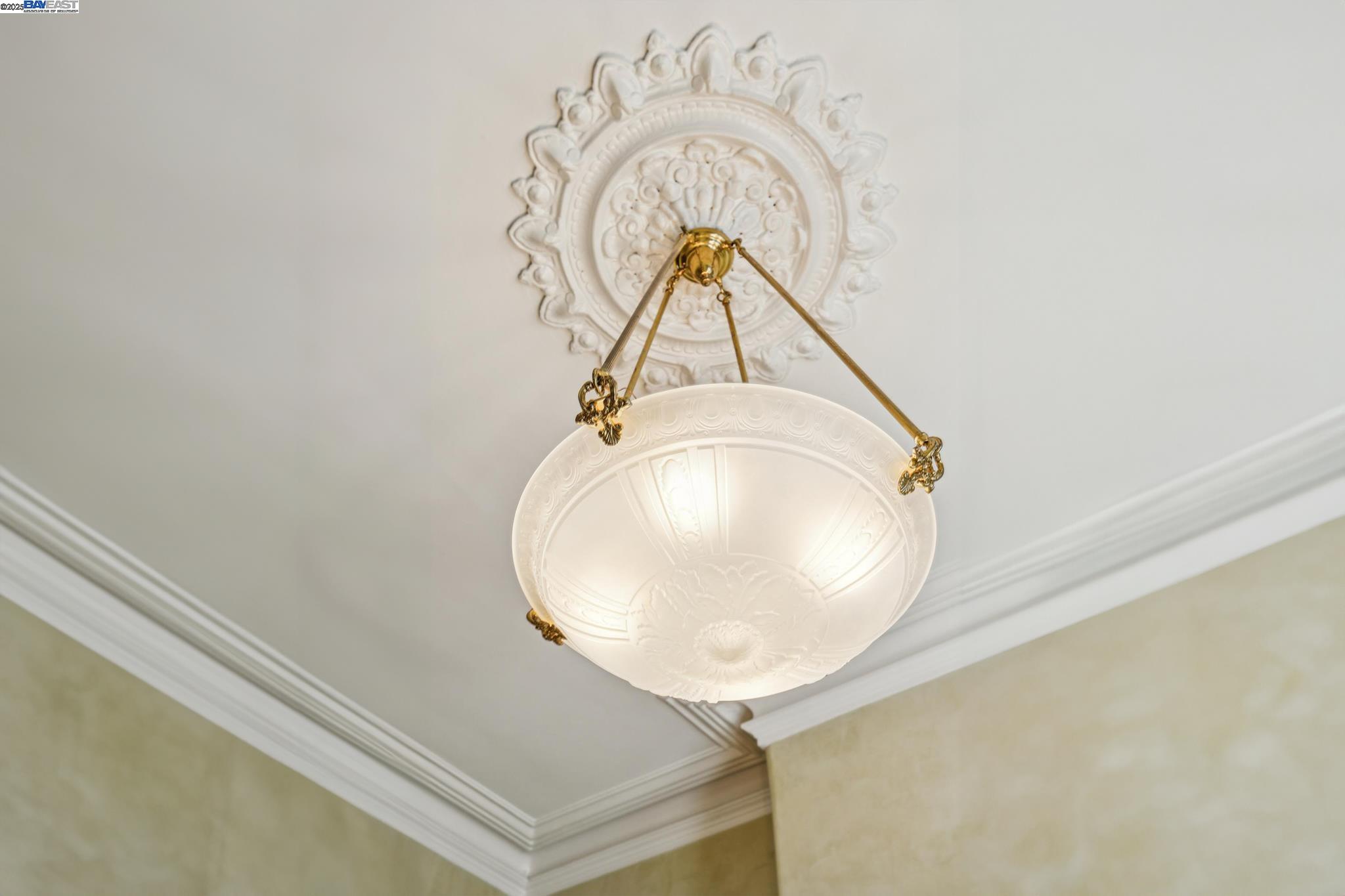 Detail Gallery Image 26 of 44 For 2070 Bush St, San Francisco,  CA 94115 - 3 Beds | 2/1 Baths