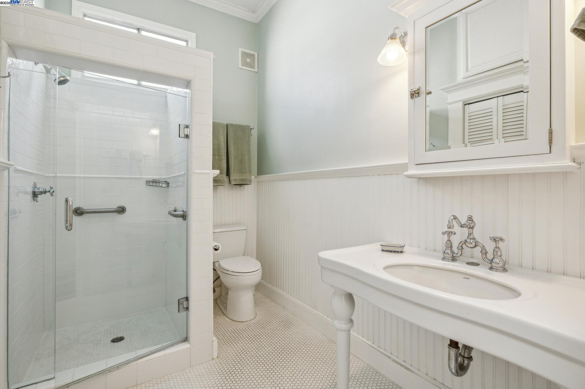 Detail Gallery Image 35 of 46 For 2070 Bush St, San Francisco,  CA 94115 - 3 Beds | 2/1 Baths