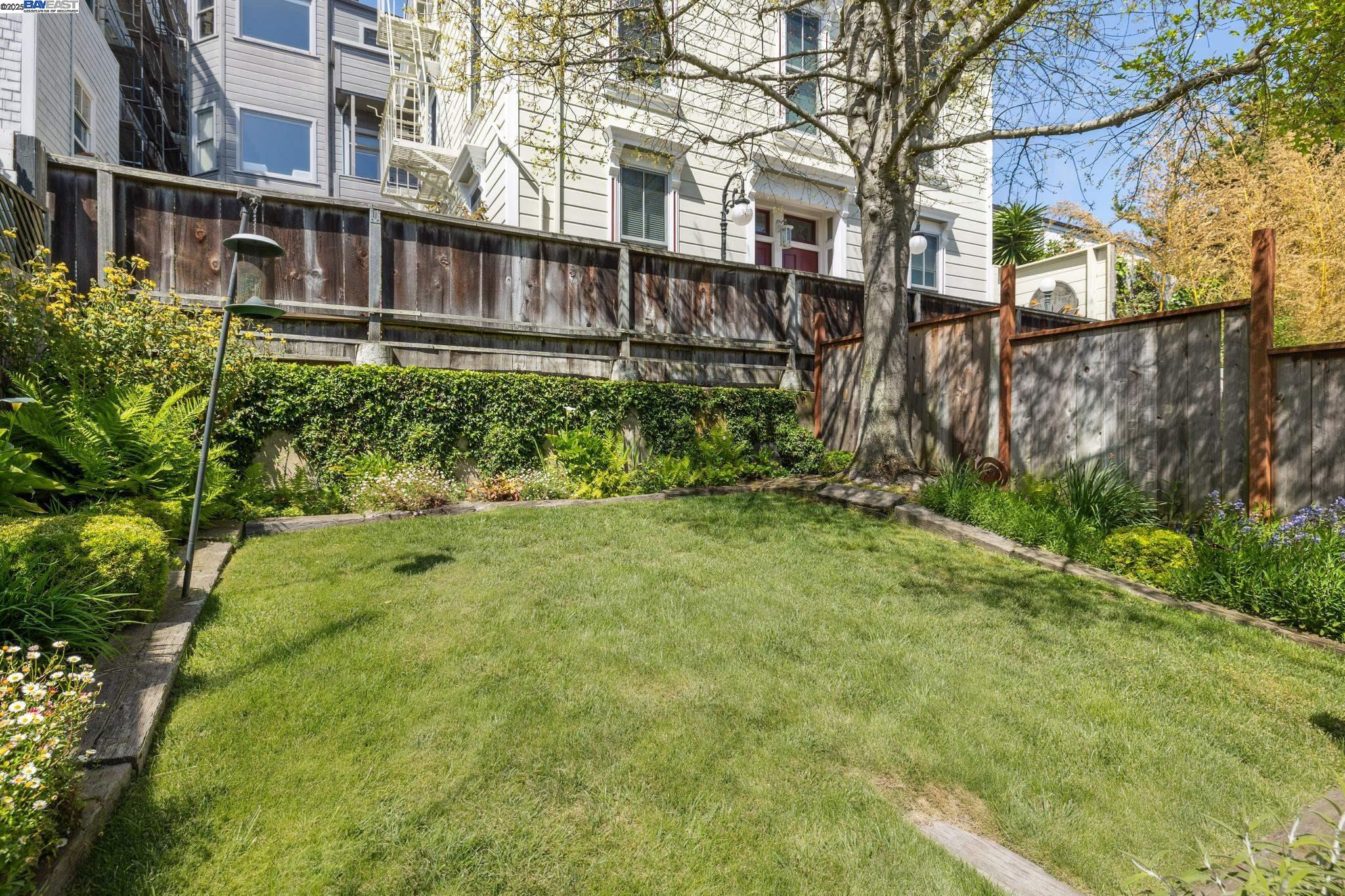 Detail Gallery Image 37 of 44 For 2070 Bush St, San Francisco,  CA 94115 - 3 Beds | 2/1 Baths