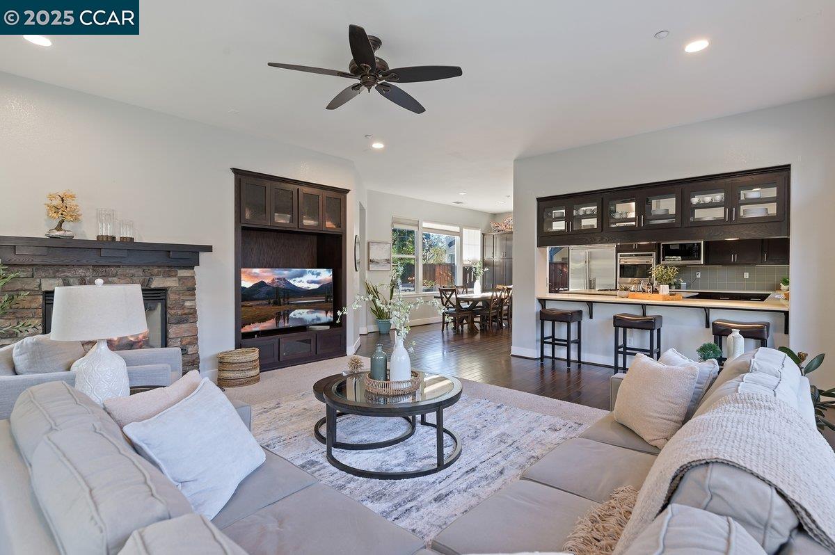 Detail Gallery Image 11 of 37 For 5656 Stockton Loop, Livermore,  CA 94550 - 5 Beds | 4 Baths