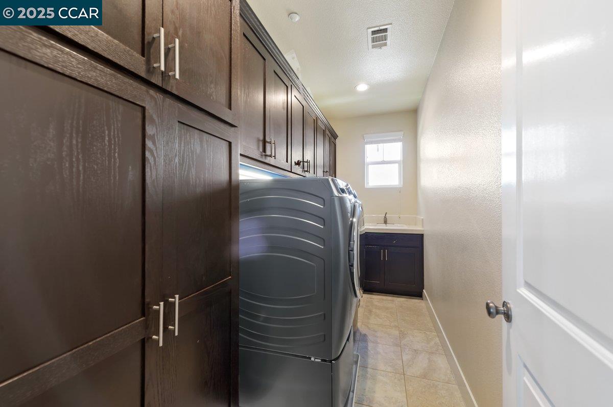 Detail Gallery Image 30 of 37 For 5656 Stockton Loop, Livermore,  CA 94550 - 5 Beds | 4 Baths