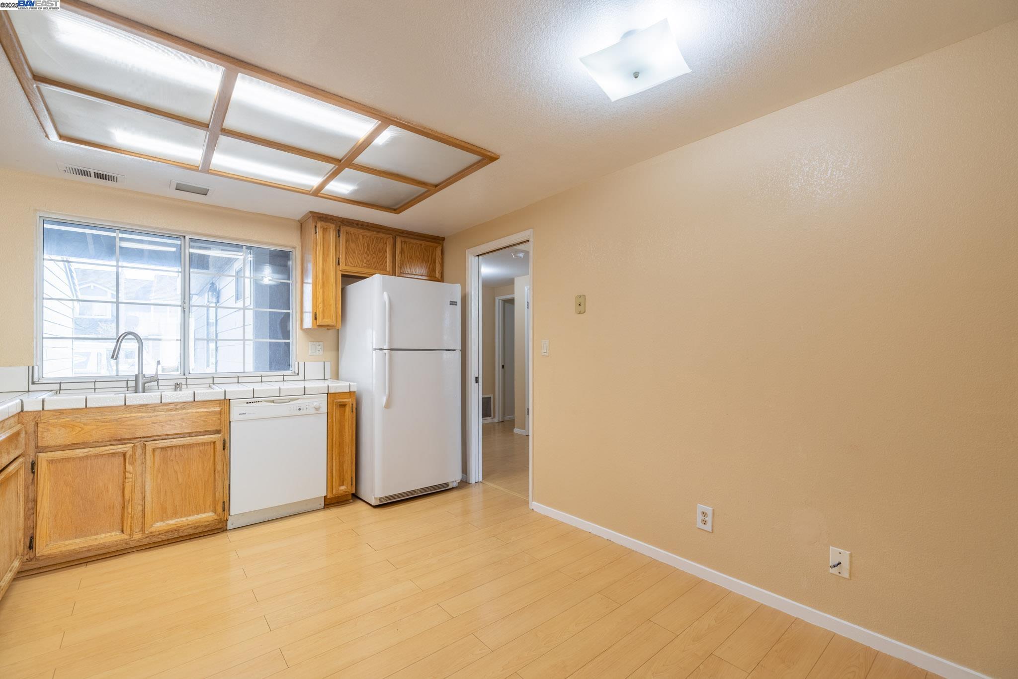 Photo #12: 41116200 Listing: Photo #12