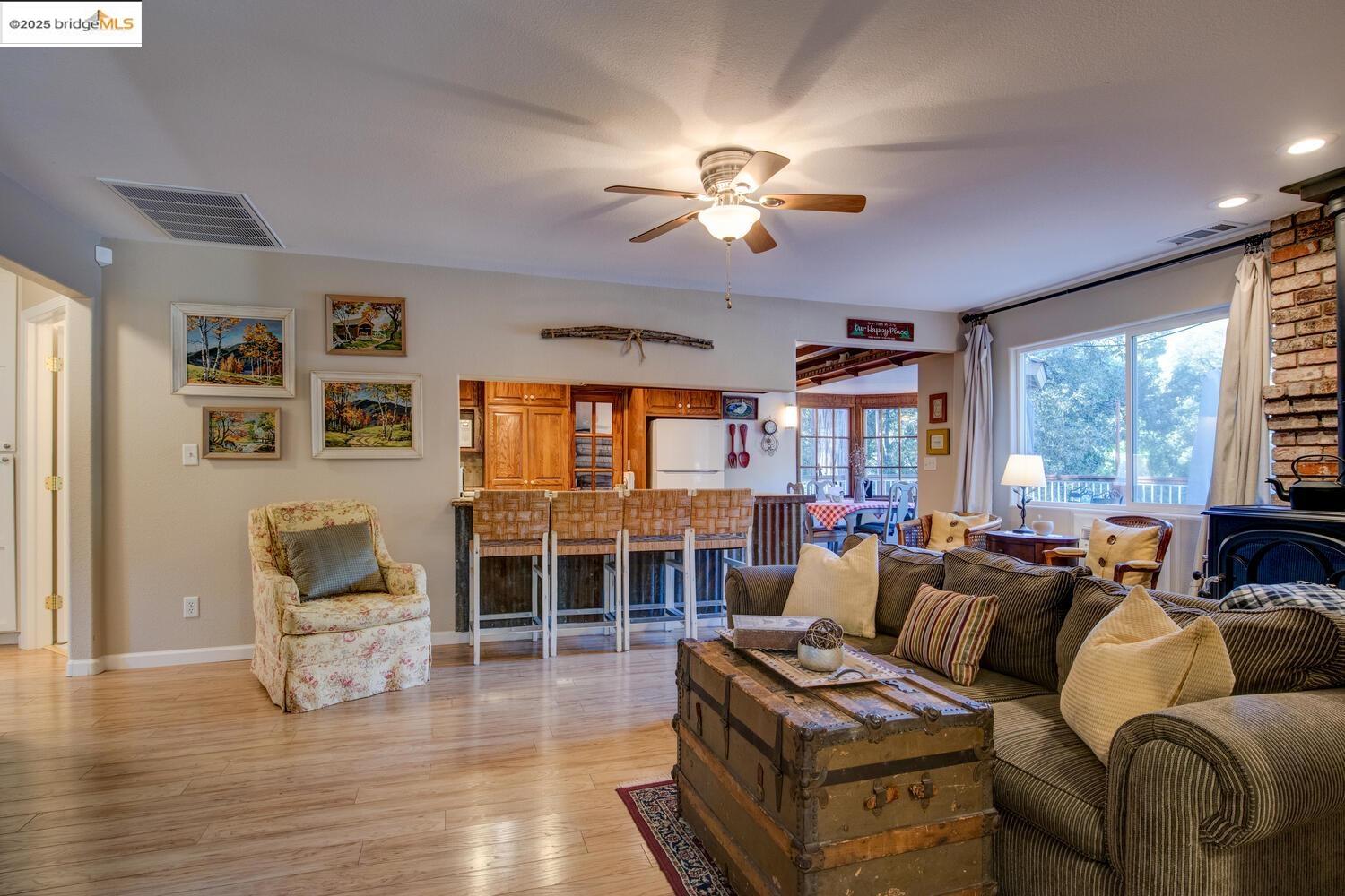 Detail Gallery Image 8 of 52 For 23312 Tanager Drive, Twain Harte,  CA 95383 - 3 Beds | 2 Baths