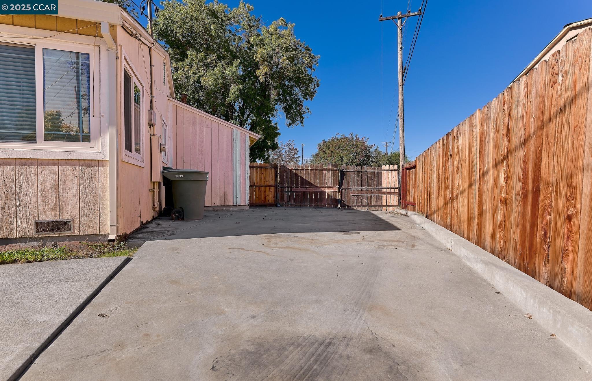 Detail Gallery Image 15 of 16 For 4400 C Pkwy, Sacramento,  CA 95823 - 3 Beds | 1 Baths