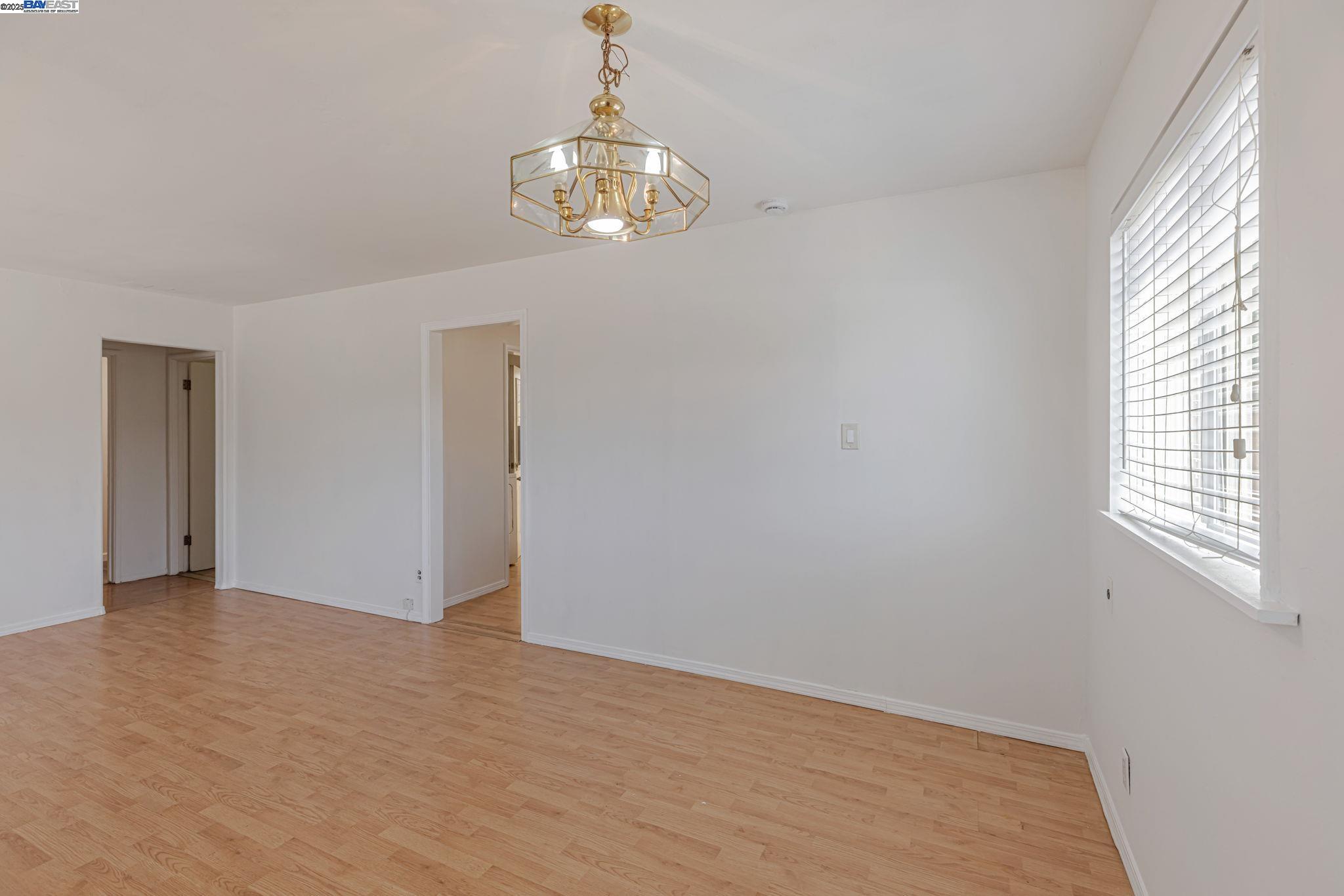 Detail Gallery Image 16 of 39 For 2056 Elm St, Livermore,  CA 94551 - 3 Beds | 2 Baths