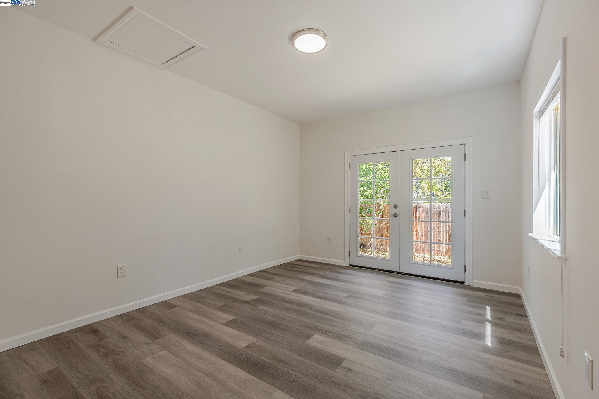 Detail Gallery Image 21 of 39 For 2056 Elm St, Livermore,  CA 94551 - 3 Beds | 2 Baths