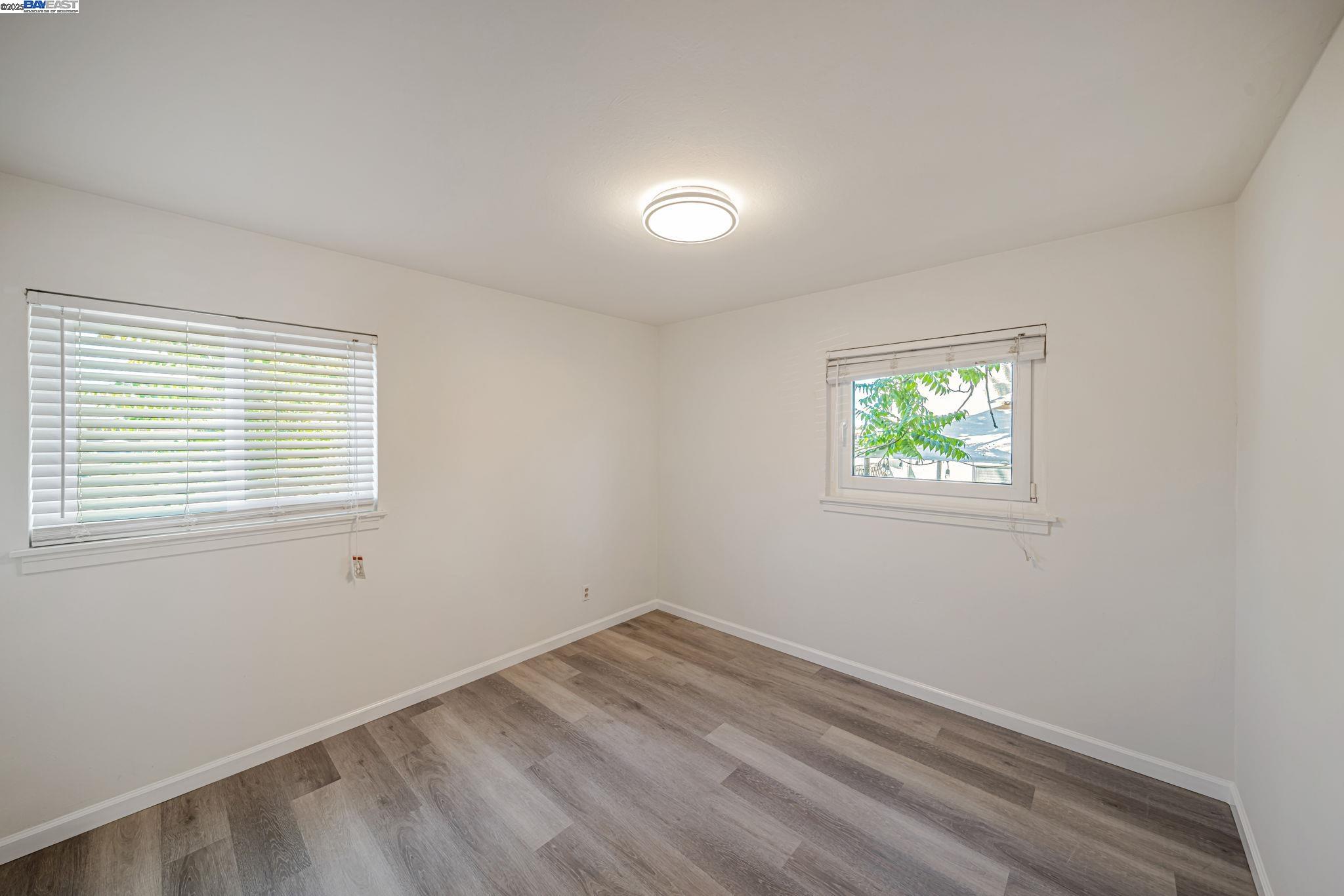 Detail Gallery Image 23 of 39 For 2056 Elm St, Livermore,  CA 94551 - 3 Beds | 2 Baths
