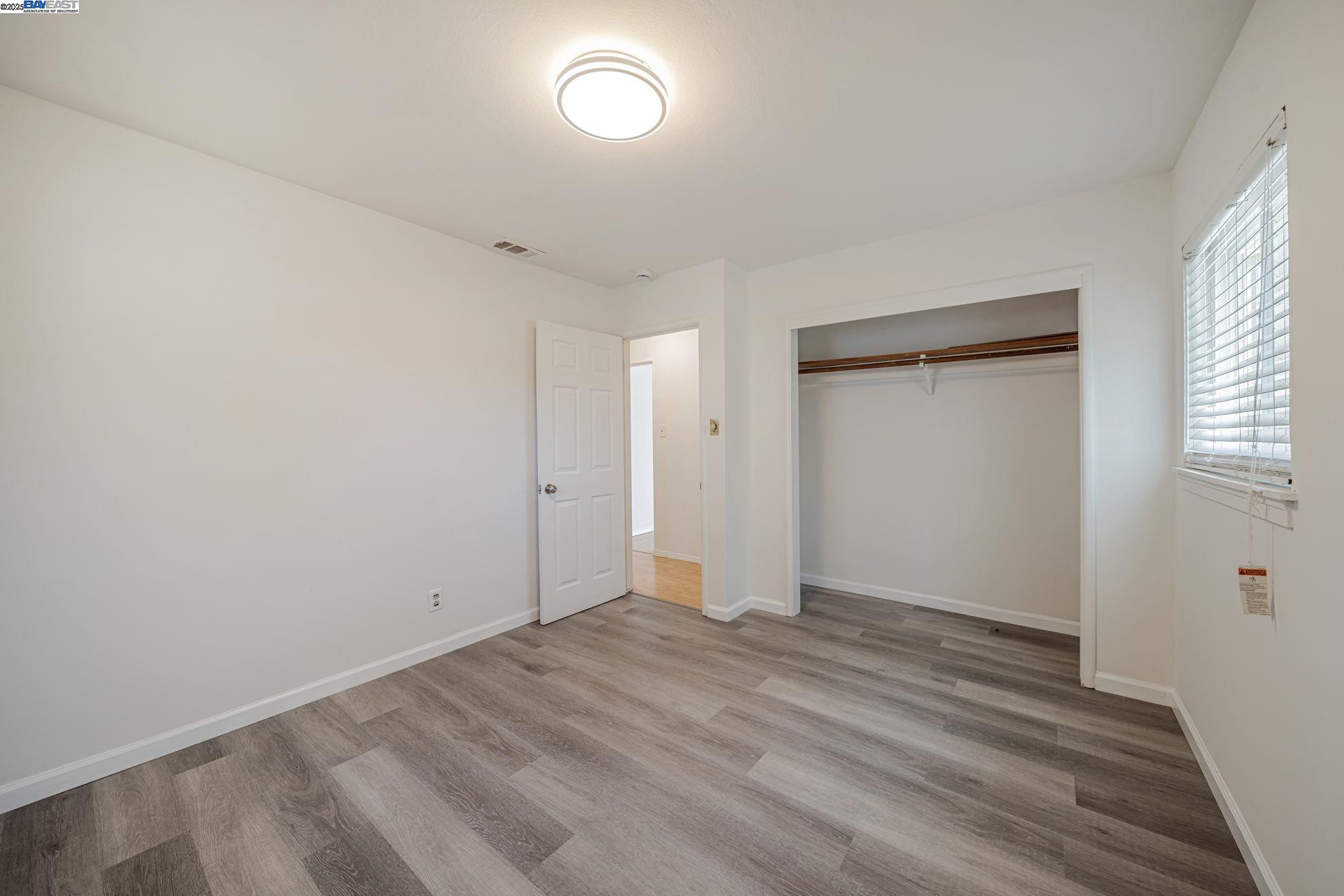 Detail Gallery Image 24 of 39 For 2056 Elm St, Livermore,  CA 94551 - 3 Beds | 2 Baths