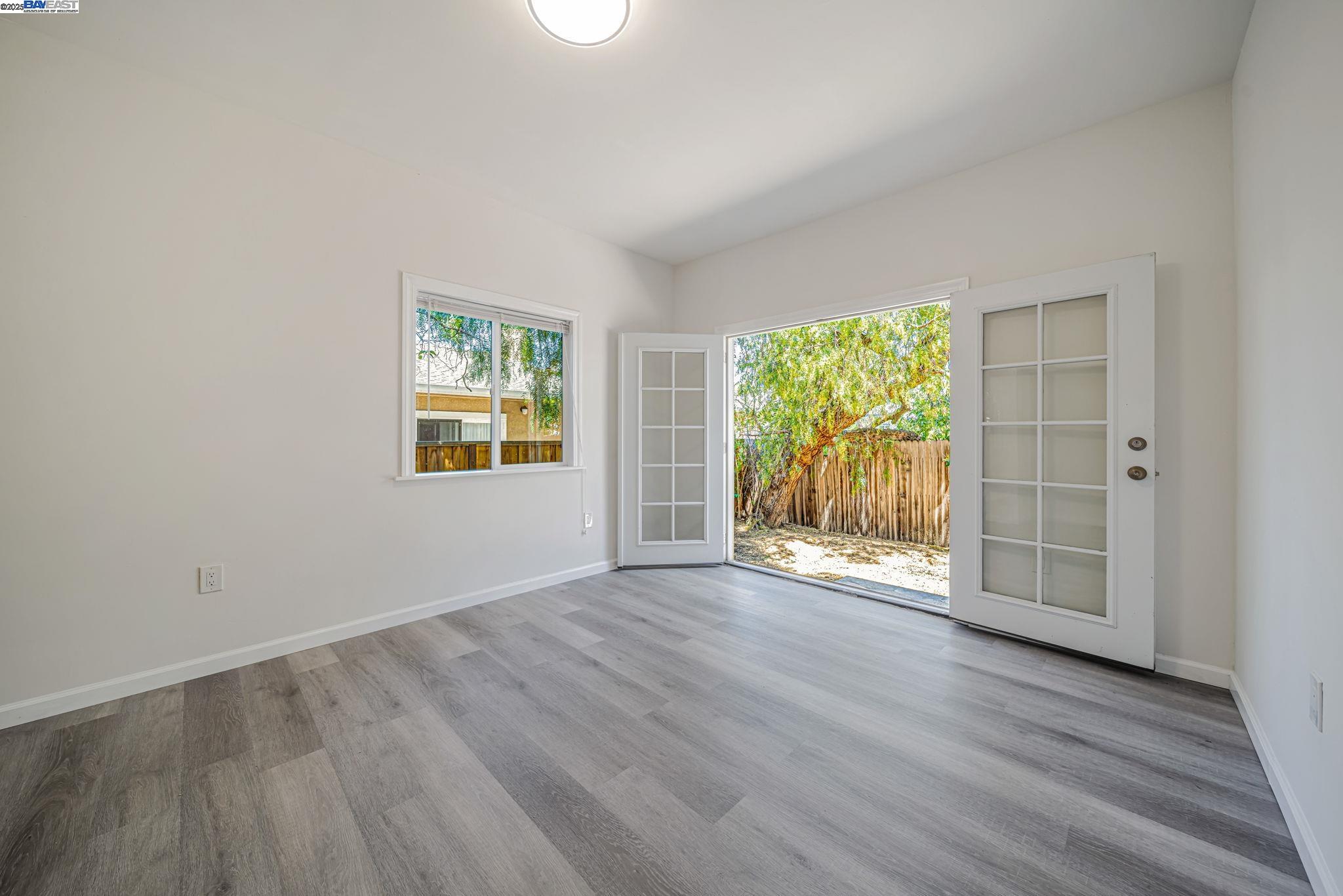 Detail Gallery Image 27 of 39 For 2056 Elm St, Livermore,  CA 94551 - 3 Beds | 2 Baths