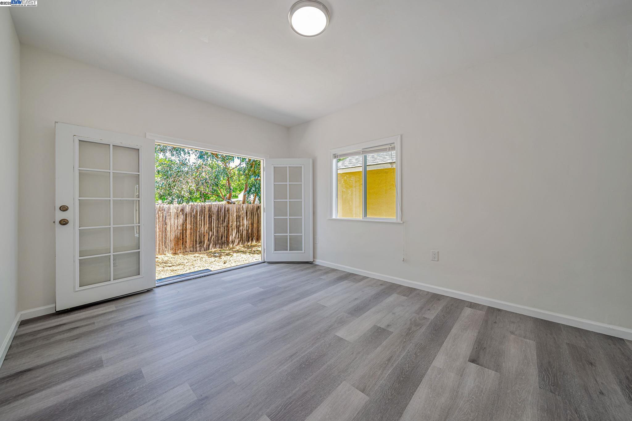 Detail Gallery Image 28 of 39 For 2056 Elm St, Livermore,  CA 94551 - 3 Beds | 2 Baths