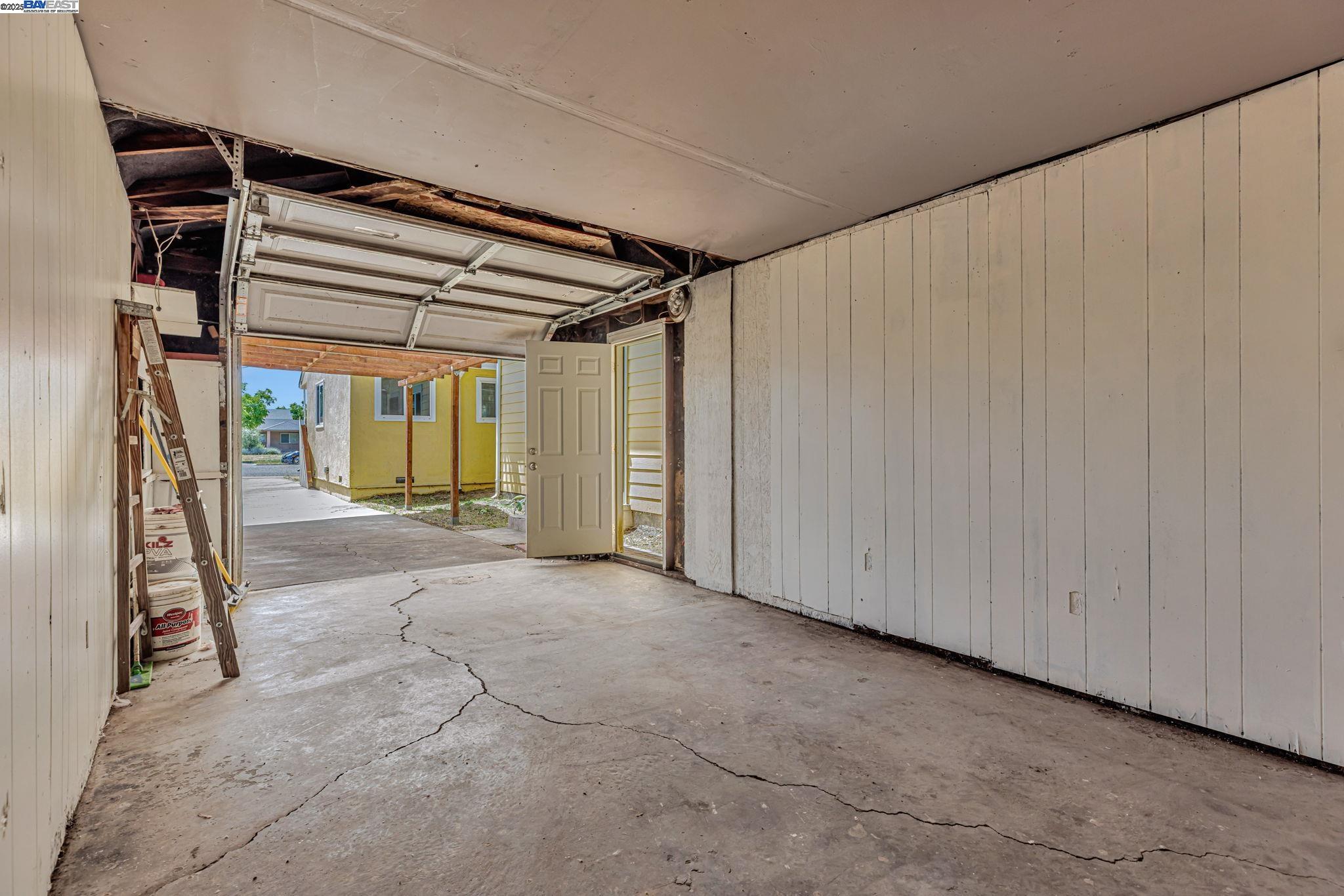 Detail Gallery Image 29 of 39 For 2056 Elm St, Livermore,  CA 94551 - 3 Beds | 2 Baths