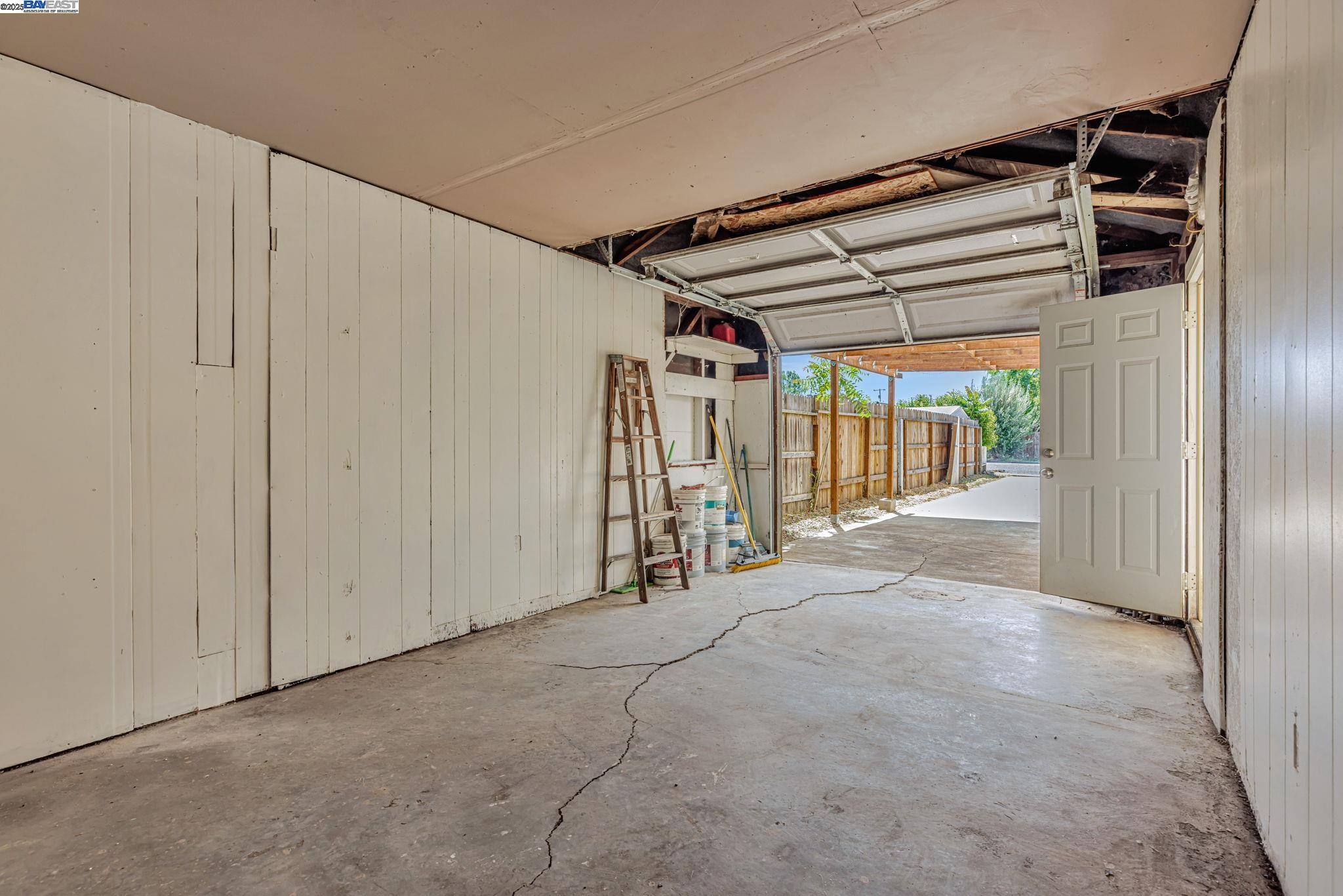 Detail Gallery Image 31 of 39 For 2056 Elm St, Livermore,  CA 94551 - 3 Beds | 2 Baths