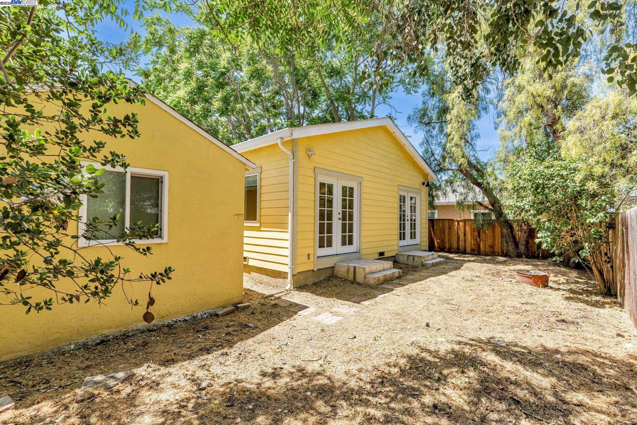 Detail Gallery Image 36 of 39 For 2056 Elm St, Livermore,  CA 94551 - 3 Beds | 2 Baths