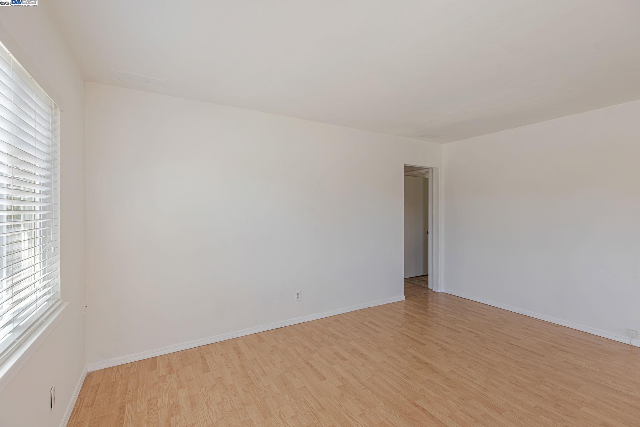 Detail Gallery Image 6 of 39 For 2056 Elm St, Livermore,  CA 94551 - 3 Beds | 2 Baths