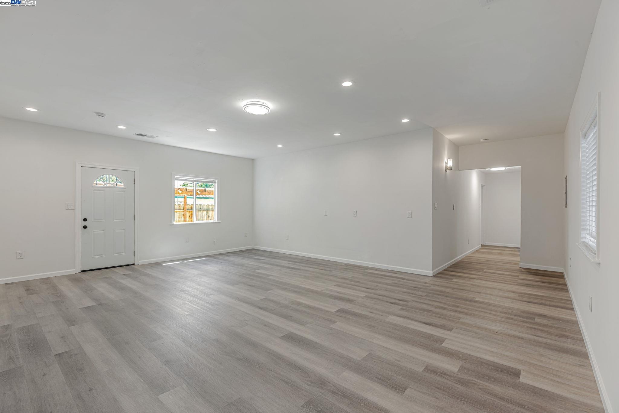 Detail Gallery Image 9 of 39 For 2056 Elm St, Livermore,  CA 94551 - 3 Beds | 2 Baths