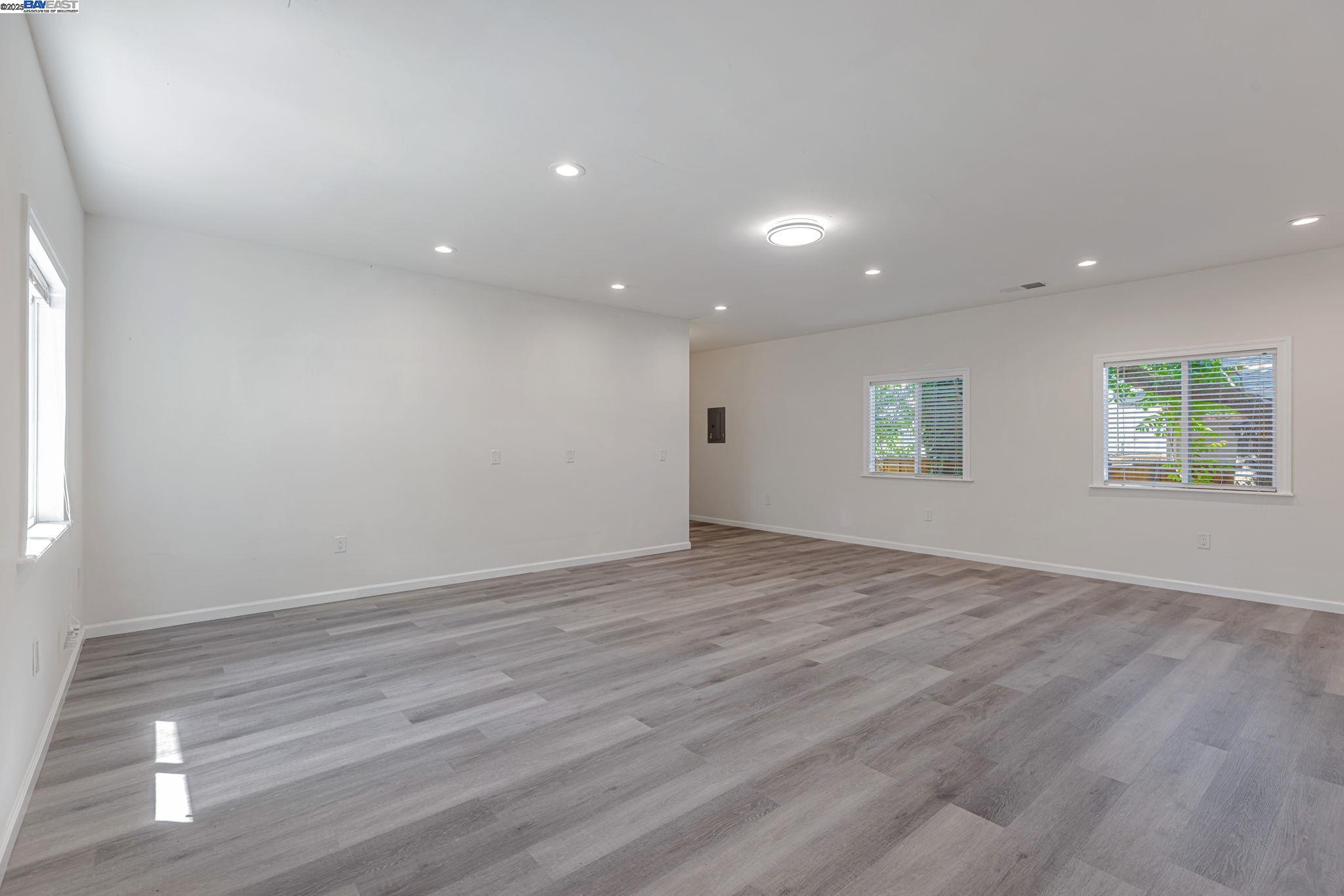 Detail Gallery Image 10 of 39 For 2056 Elm St, Livermore,  CA 94551 - 3 Beds | 2 Baths