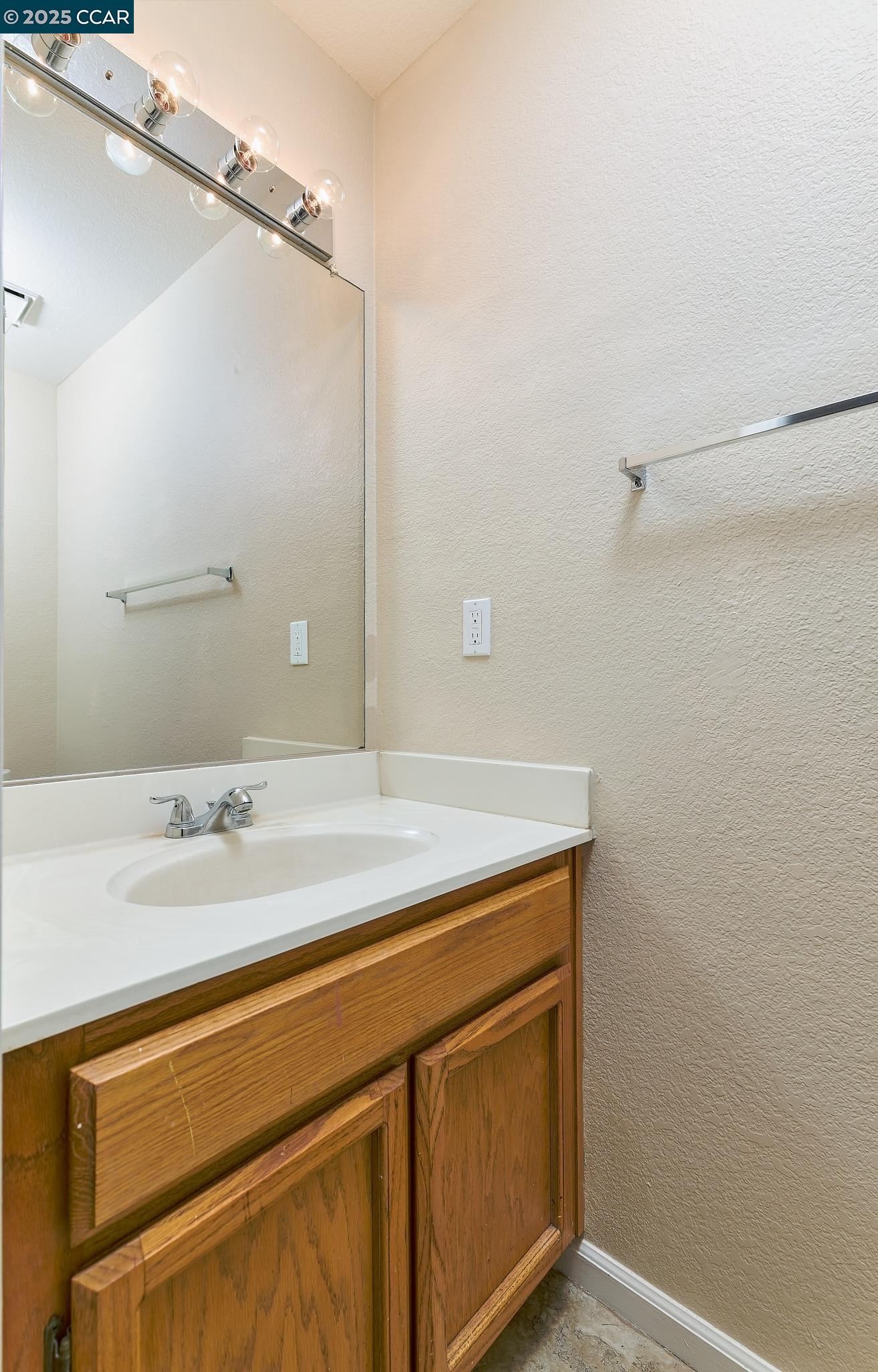 Detail Gallery Image 9 of 23 For 121 Copper Leaf Way, Sacramento,  CA 95838 - 3 Beds | 2/1 Baths