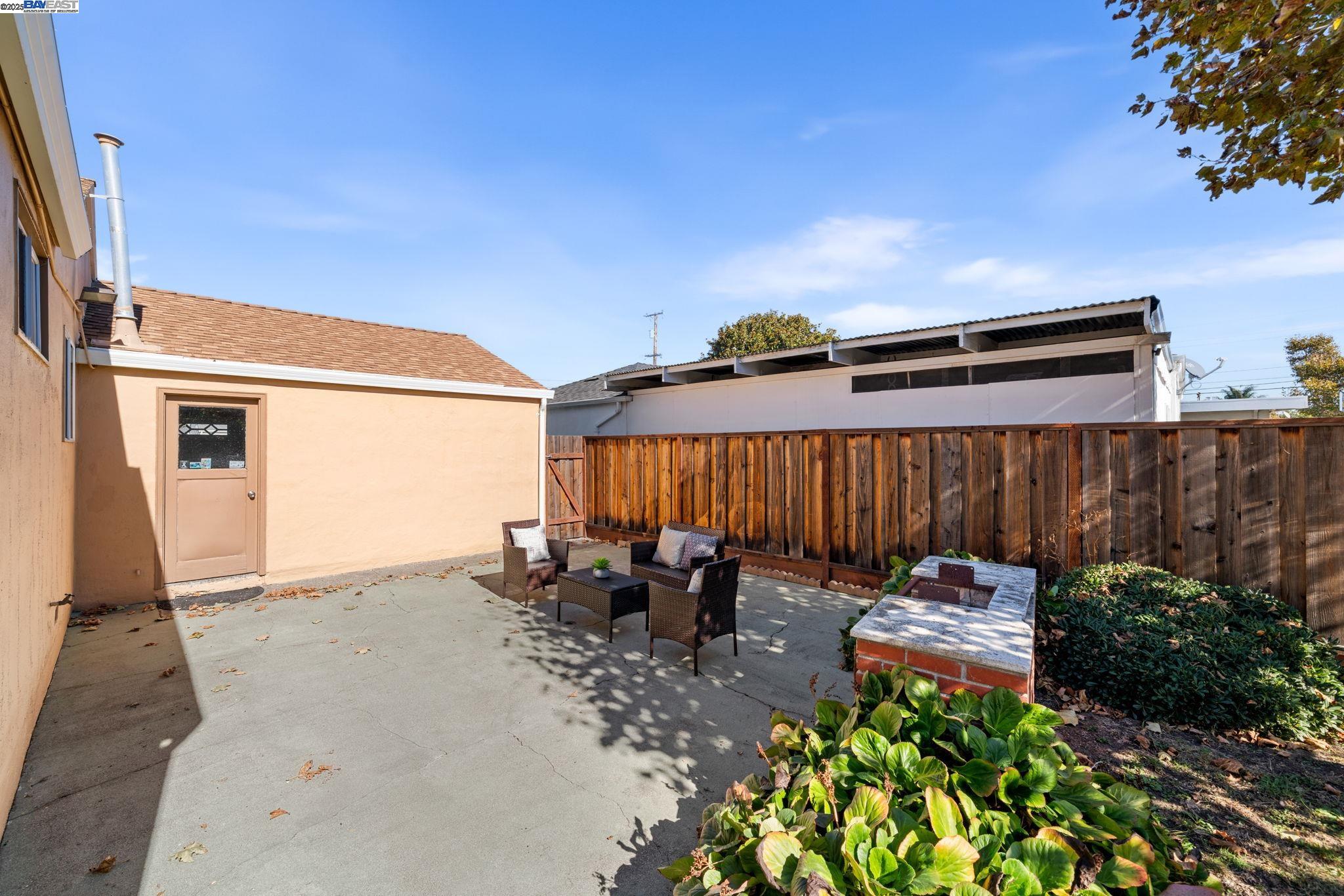 Detail Gallery Image 18 of 25 For 1266 via El Monte, San Lorenzo,  CA 94580 - 3 Beds | 1 Baths