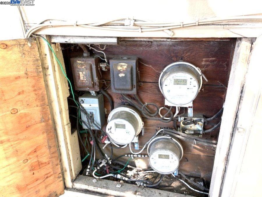 Detail Gallery Image 4 of 4 For 22369 Main St, Hayward,  CA 94541 - – Beds | – Baths