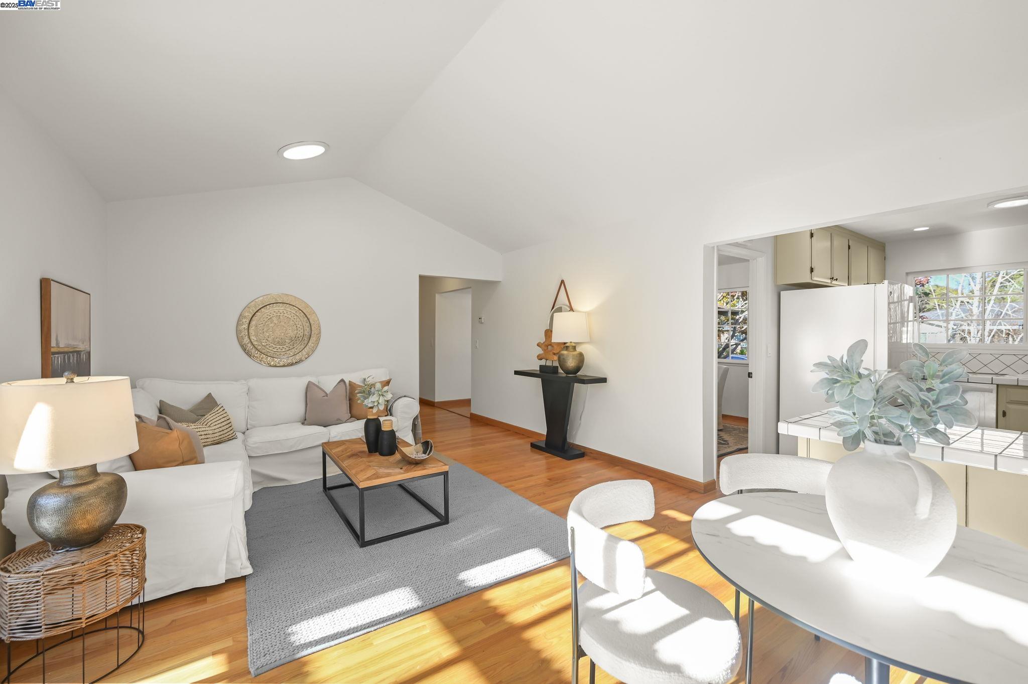 Detail Gallery Image 12 of 34 For 1732 Elmhurst Lane, Concord,  CA 94521 - 4 Beds | 2 Baths