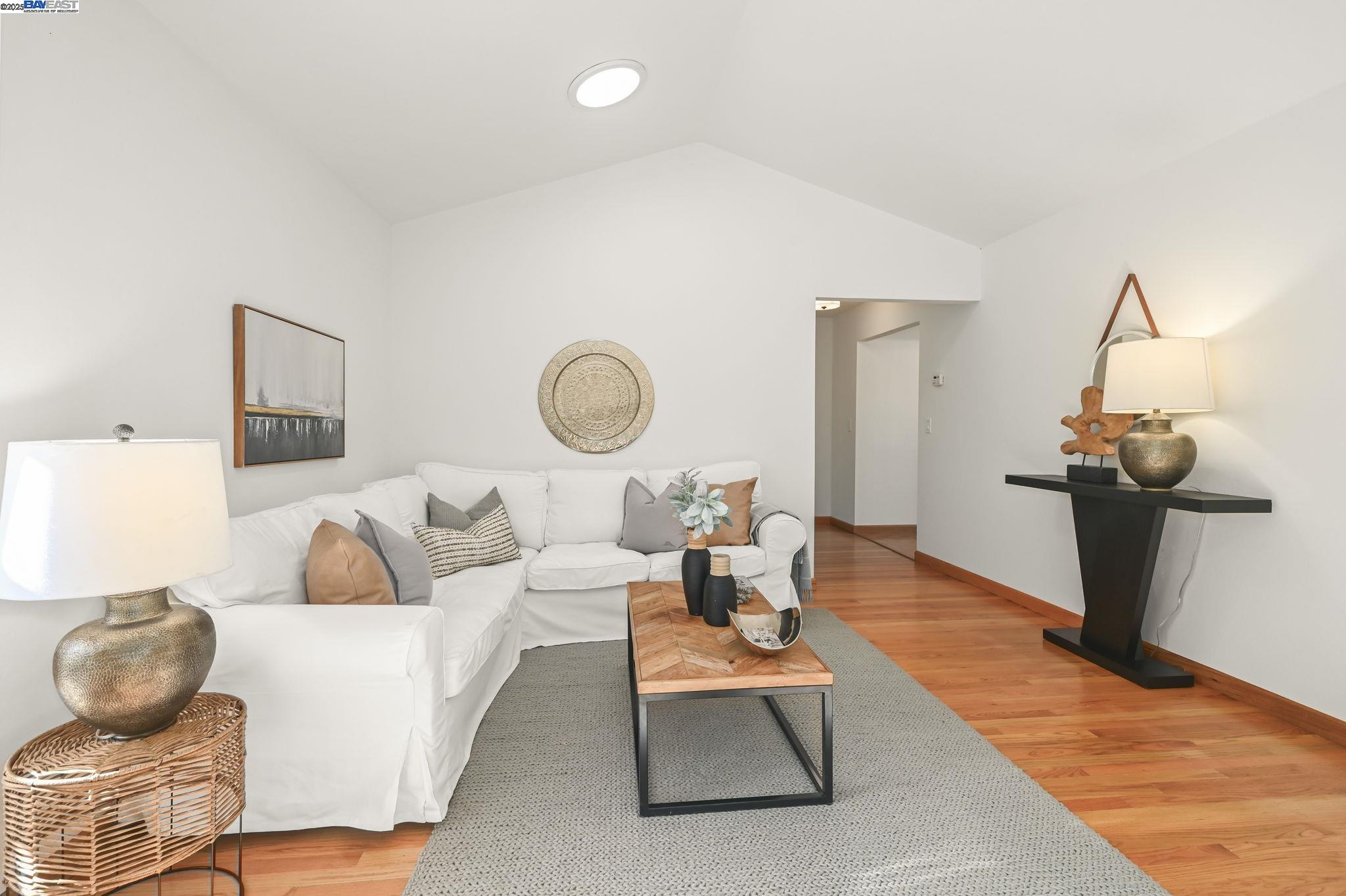 Detail Gallery Image 13 of 34 For 1732 Elmhurst Lane, Concord,  CA 94521 - 4 Beds | 2 Baths